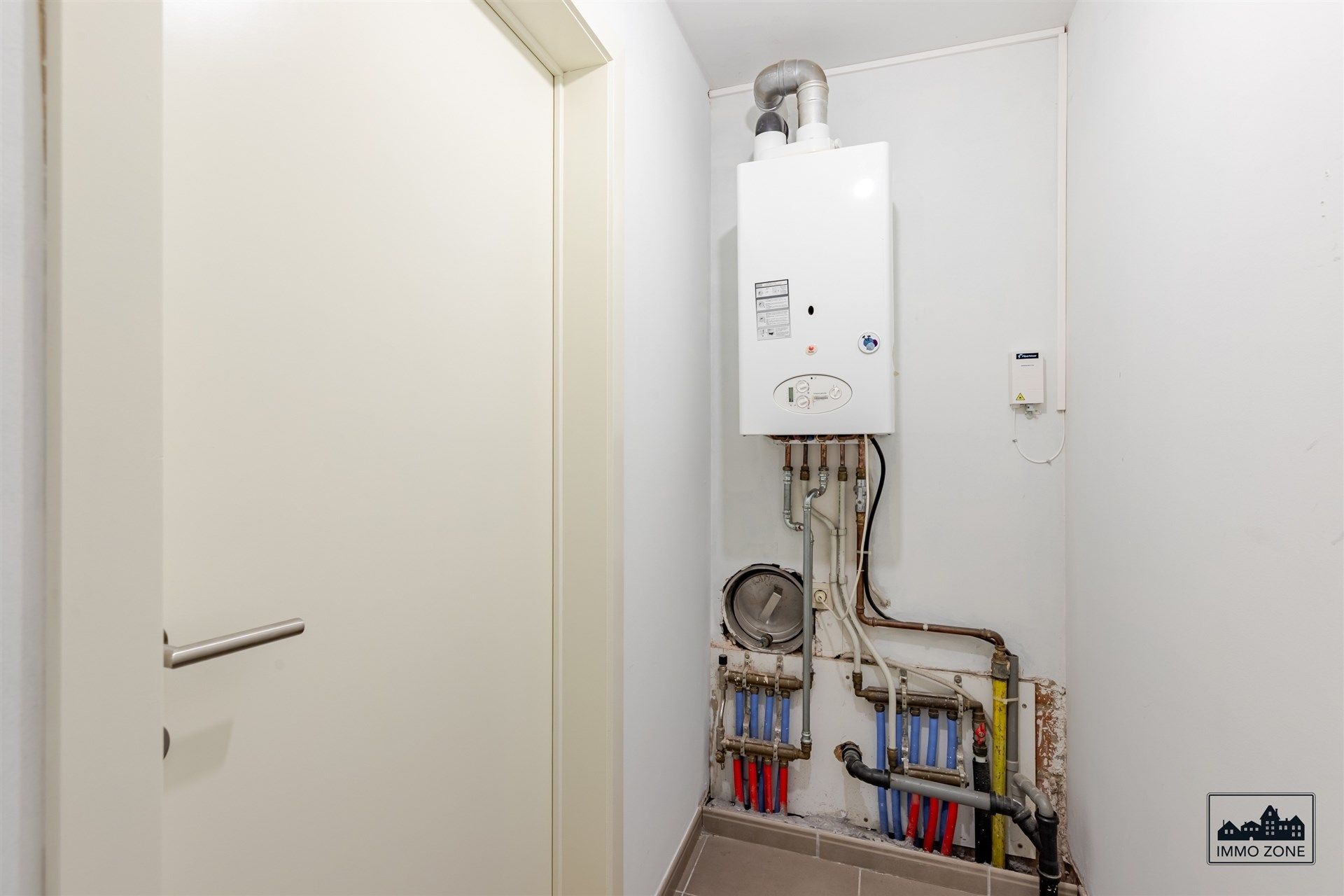 Gelijkvloers modern appartement in centrum Wetteren foto 18