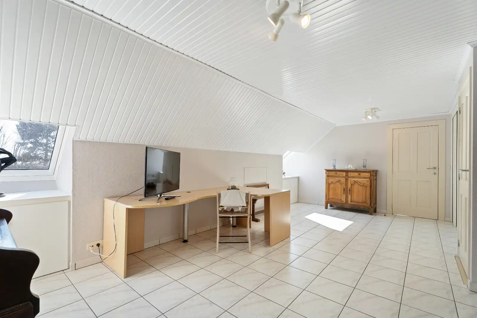 Statige villa gelegen in een rustige wijk in Oostduinkerke foto 13