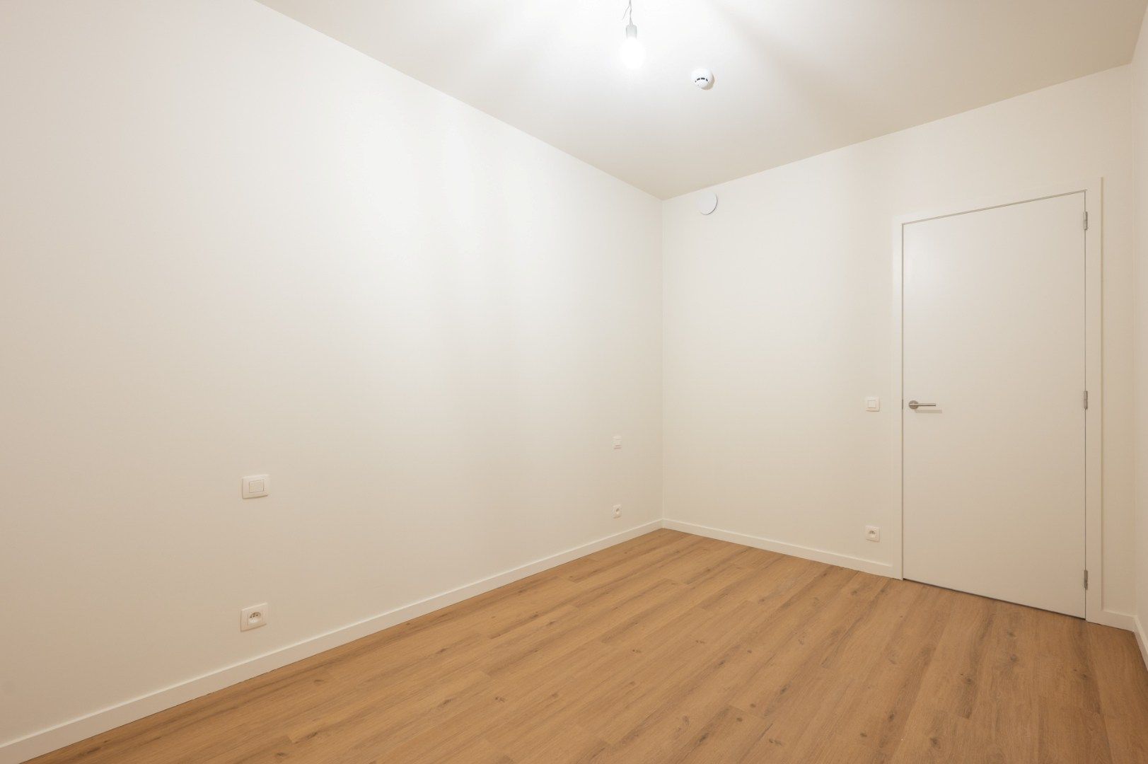 Ruim en lichtrijk appartement met open zicht en zonnig terras, in het centrum van Heist en op enkele passen van de zee foto 10