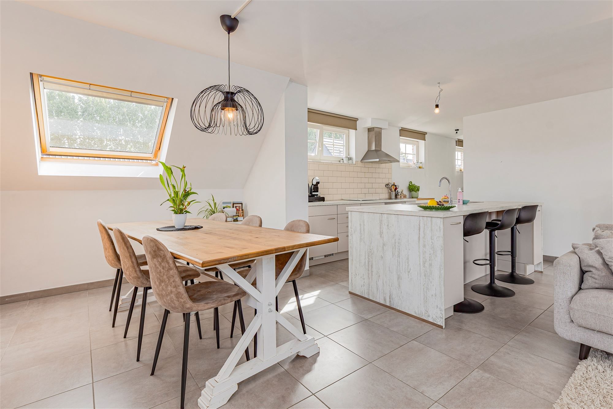 Prachtige loft met 3 slpk en ruim terras in Bazel foto 4