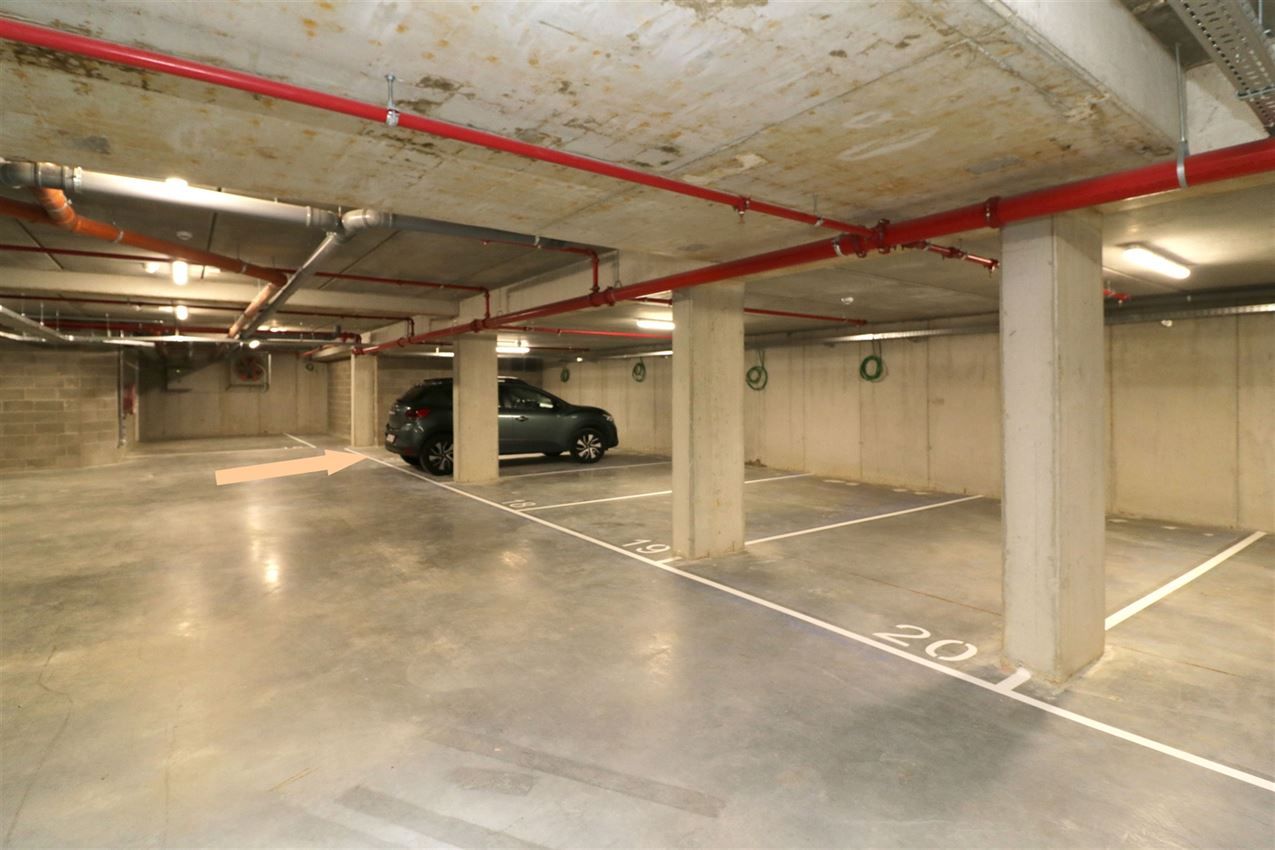 Zonnig appartement, zuidterras, twee slpk, autostaanplaats op gunstige locatie foto 31