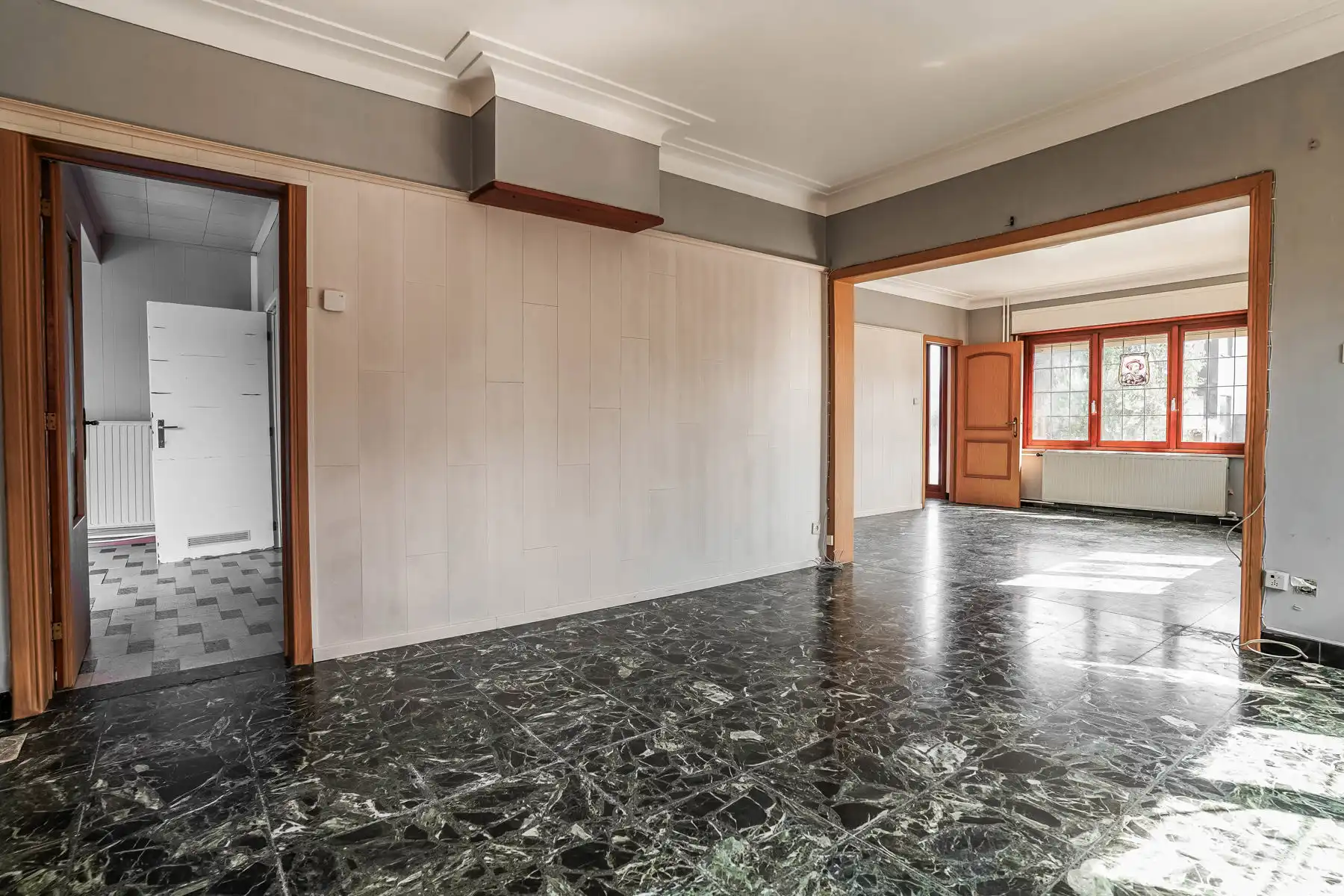 Gunstig gelegen en ruime te renoveren woning in Londerzeel foto 8