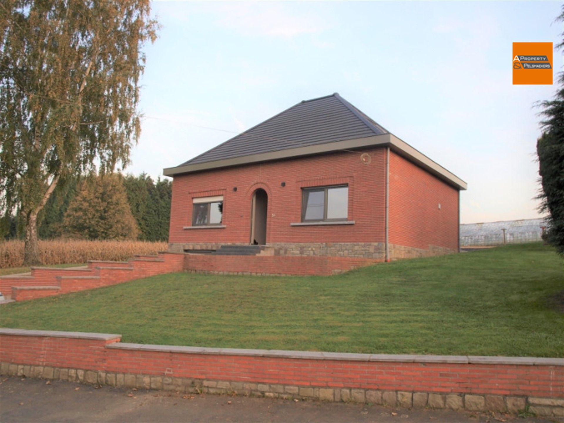 Instapklare, volledig gerenoveerde woning in groene en landelijke omgeving foto 2