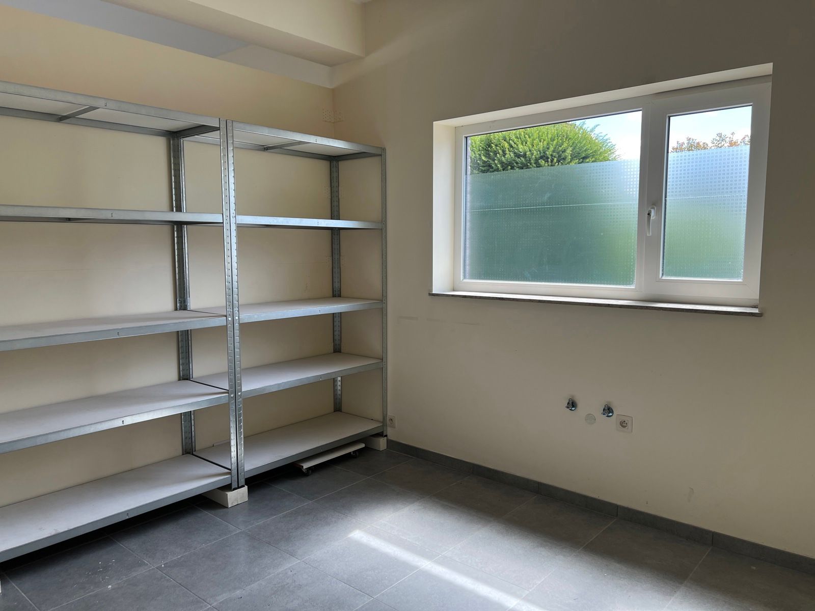 MULTIFUNCTIONELE HANDELSRUIMTE TE HUUR IN DE GEMEENTE ASSE foto 7