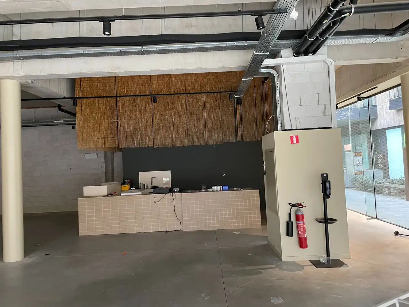 Handelsruimte te huur foto 7