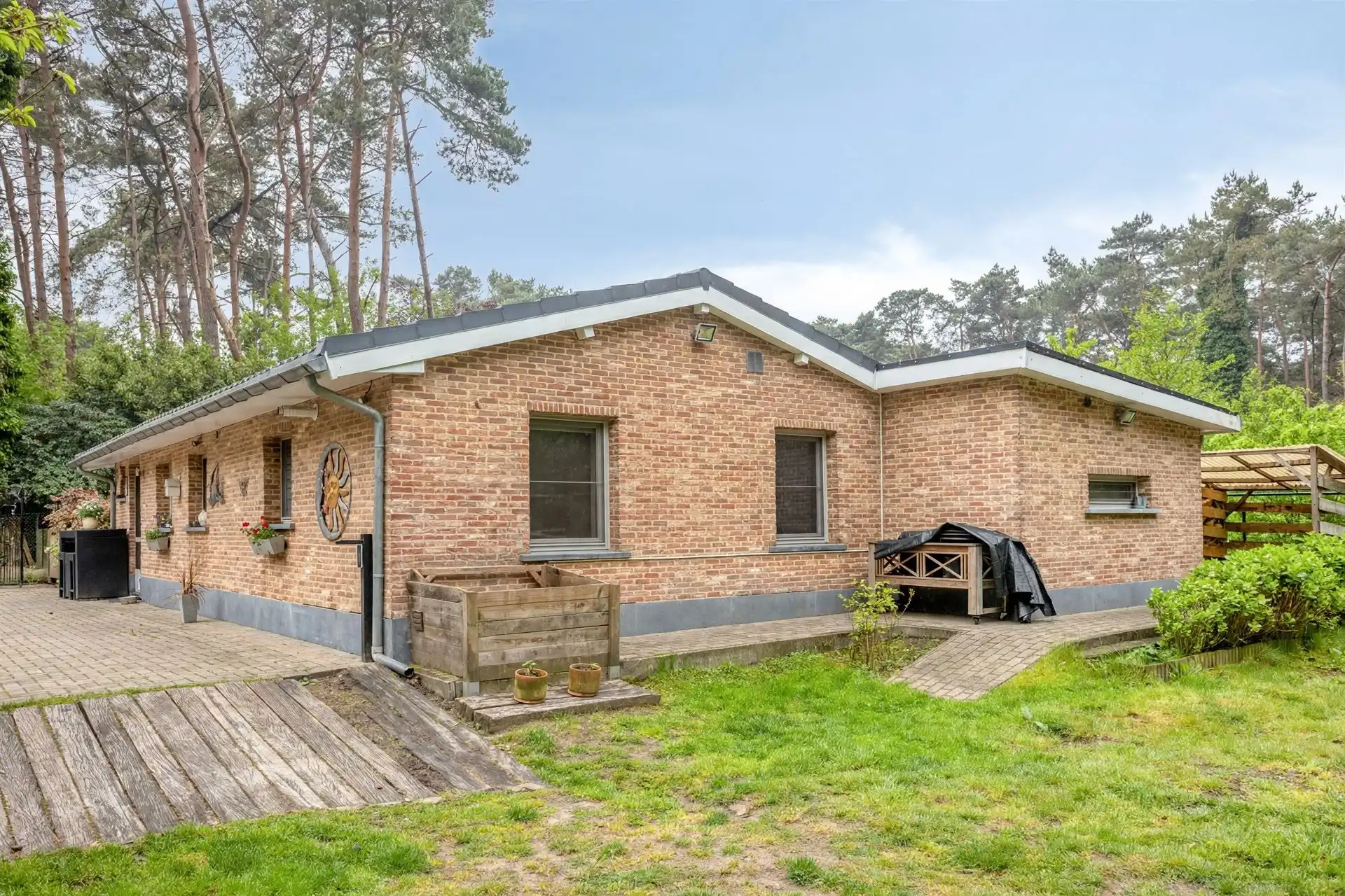 Verzorgde recreatiewoning op een rustige, bosrijke locatie! foto 4