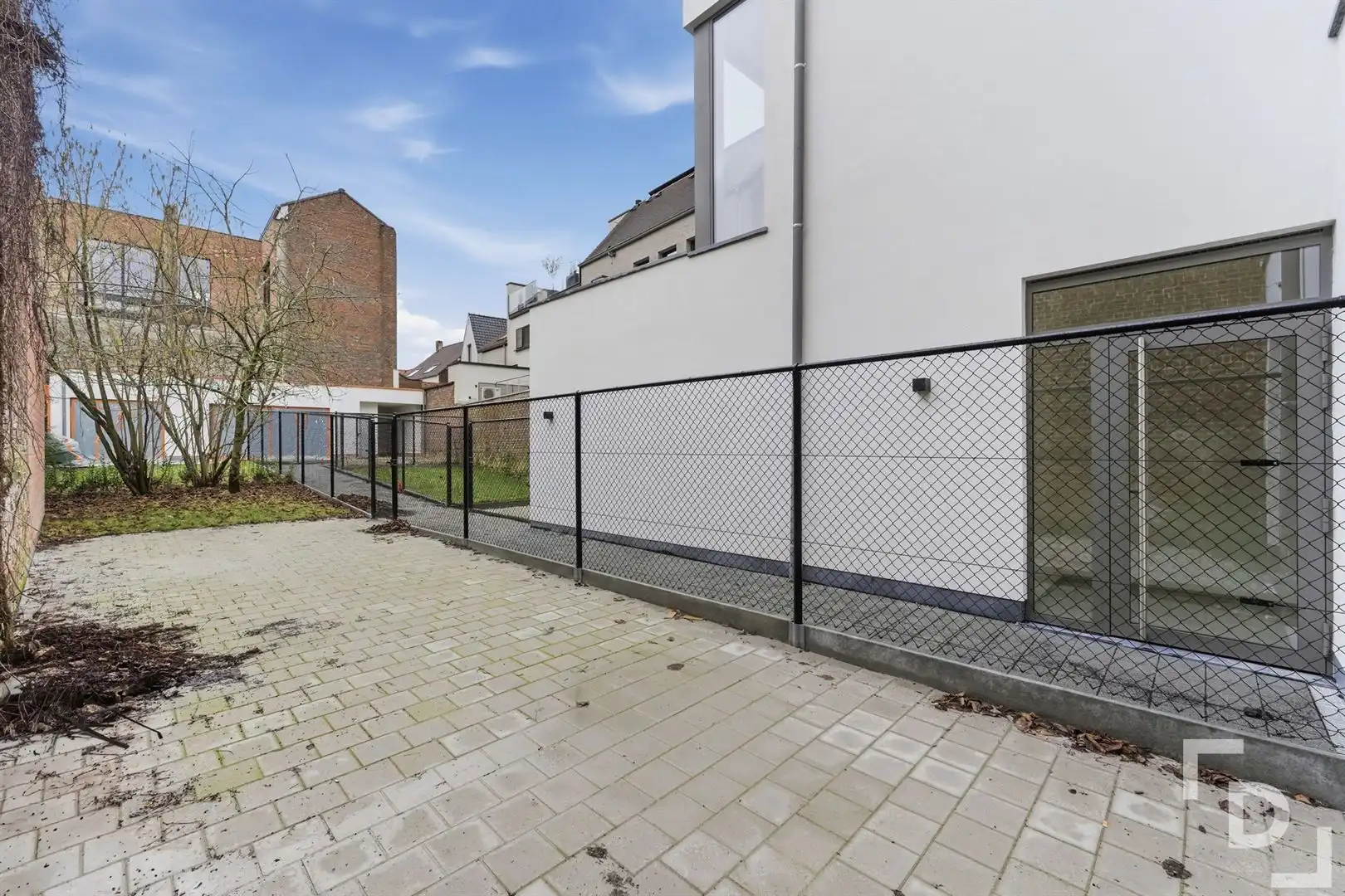 Nieuwbouwappartement met terras en tuin te koop in centrum Ieper. foto 13