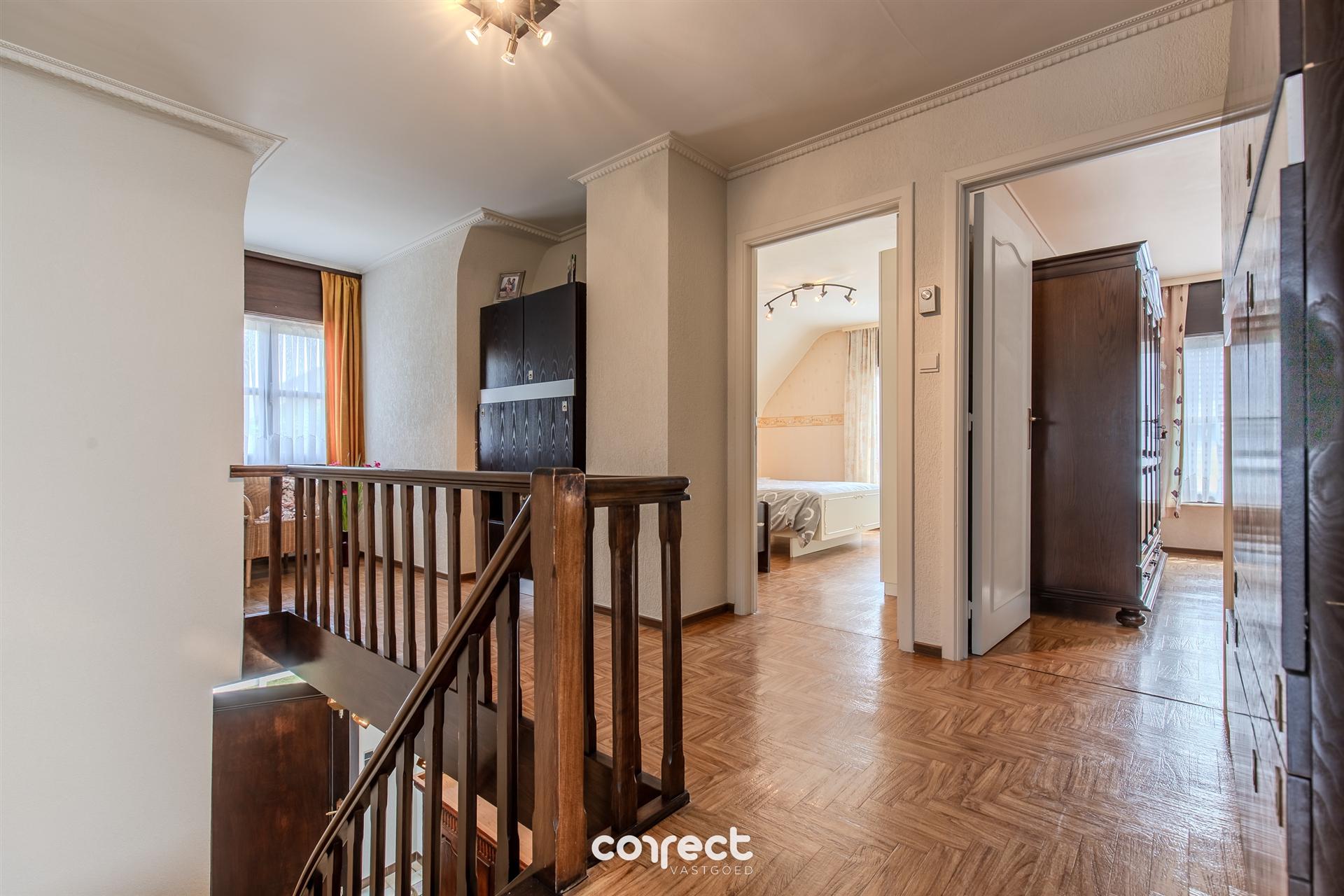 Rustig gelegen open bebouwing met ruime tuin en 4 slaapkamers. foto 7