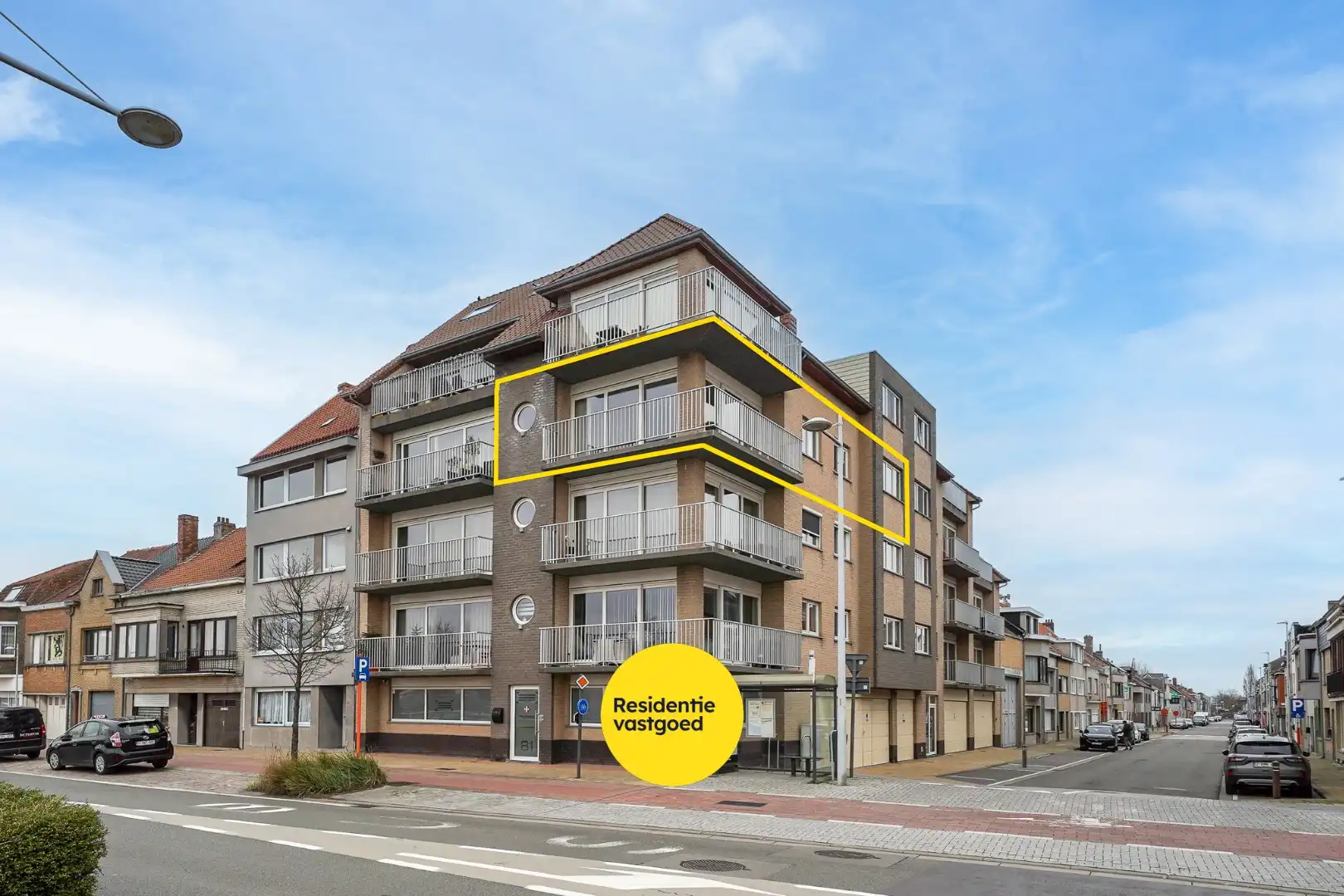 Instapklaar appartement met panoramisch zicht op het water. foto {{pictureIndex}}