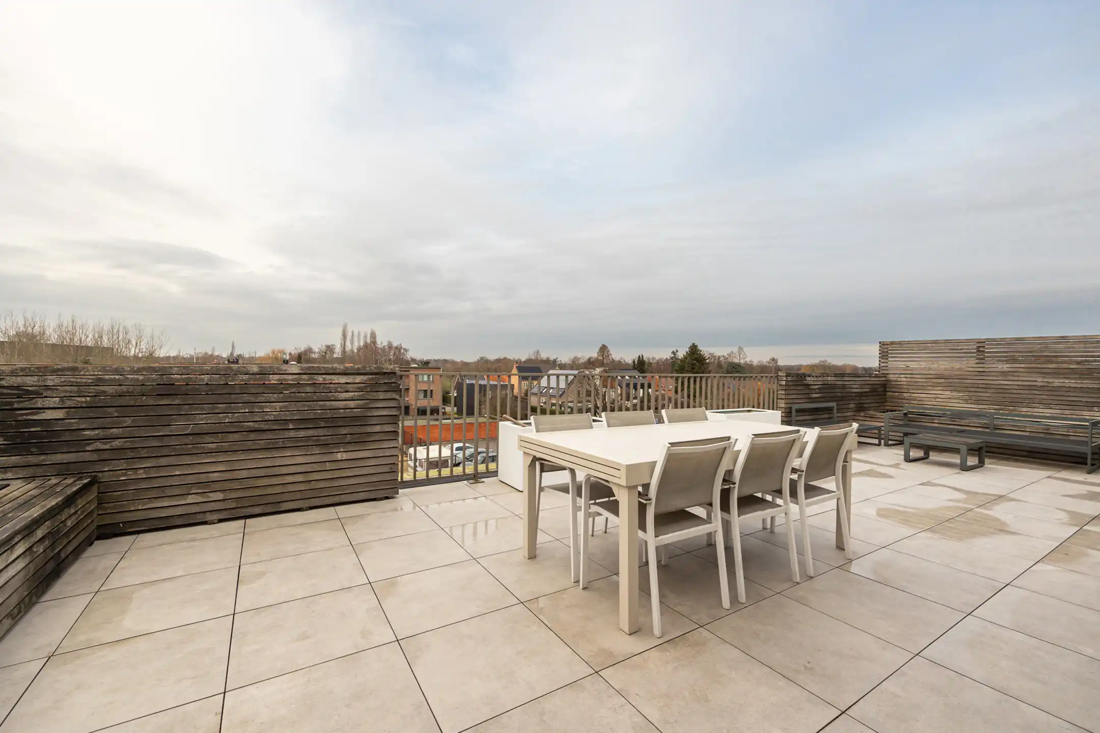 Knap dakappartement met fantastisch terras + garagebox foto 14