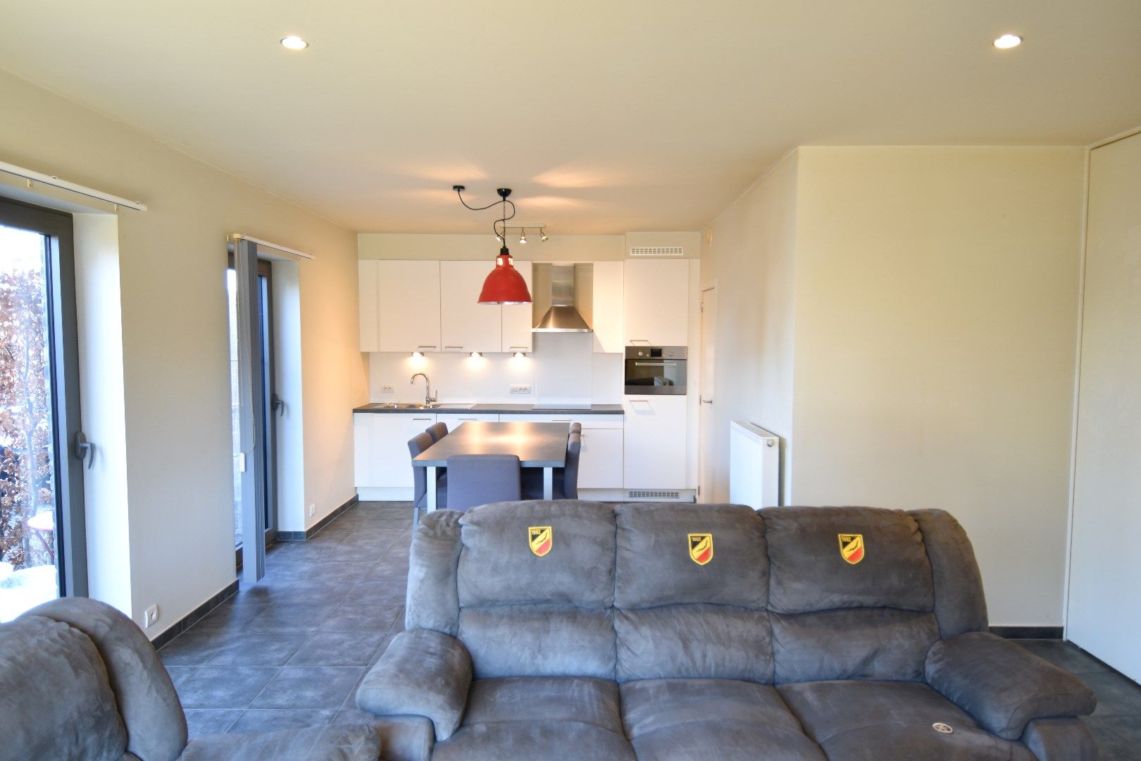 Recent 1-slaapkamerappartement (BJ 2017) met autostaanplaats te koop in een groene omgeving te Heule foto 5