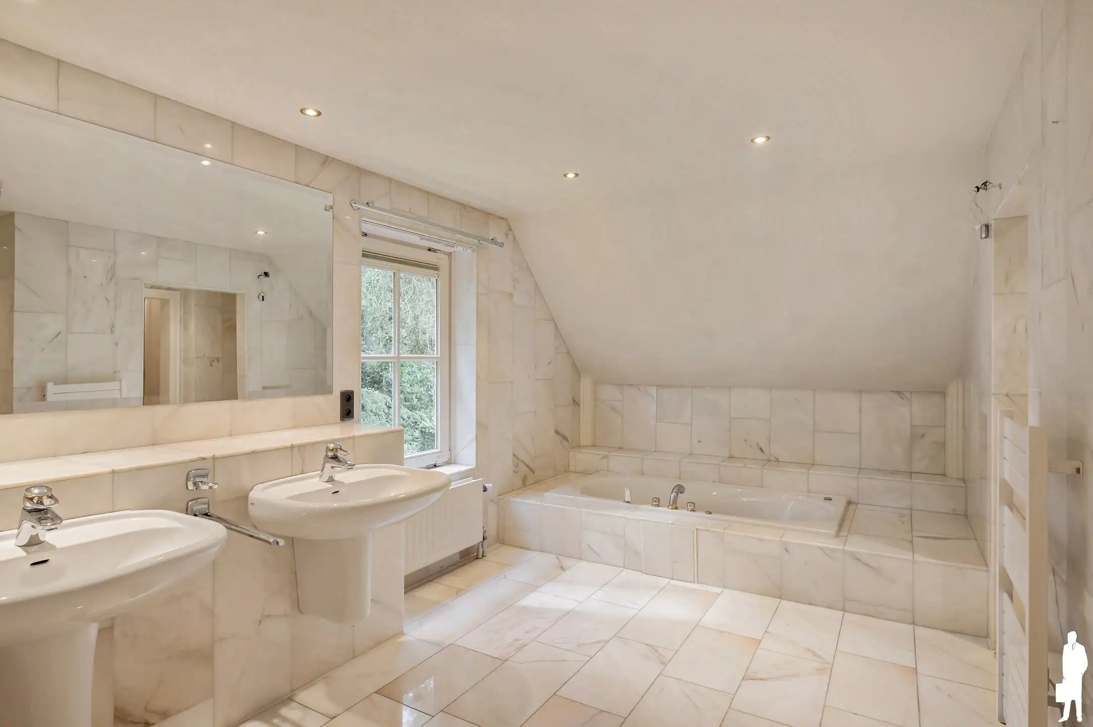 Op absolute toplocatie gelegen villa! foto 22