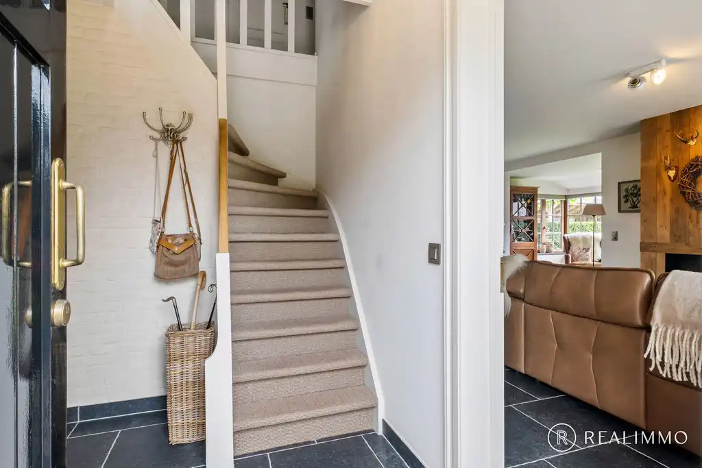 Stijlvolle en tot in de puntjes verzorgde alleenstaande woning met 4 slaapkamers. foto 10