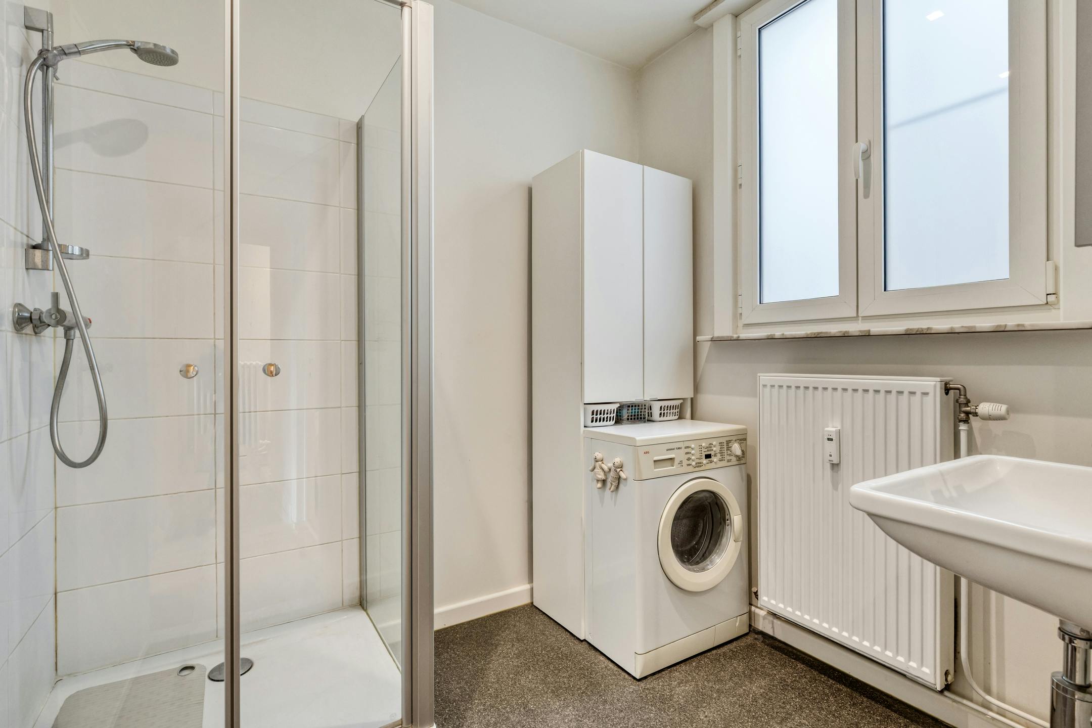 Instapklaar appartement met drie slaapkamers te koop in Berchem foto 10