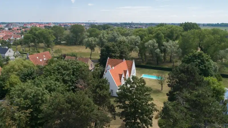 Uitzonderlijke villa op 3299m² gelegen op toplocatie te Nieuwpoort-Bad. foto 32