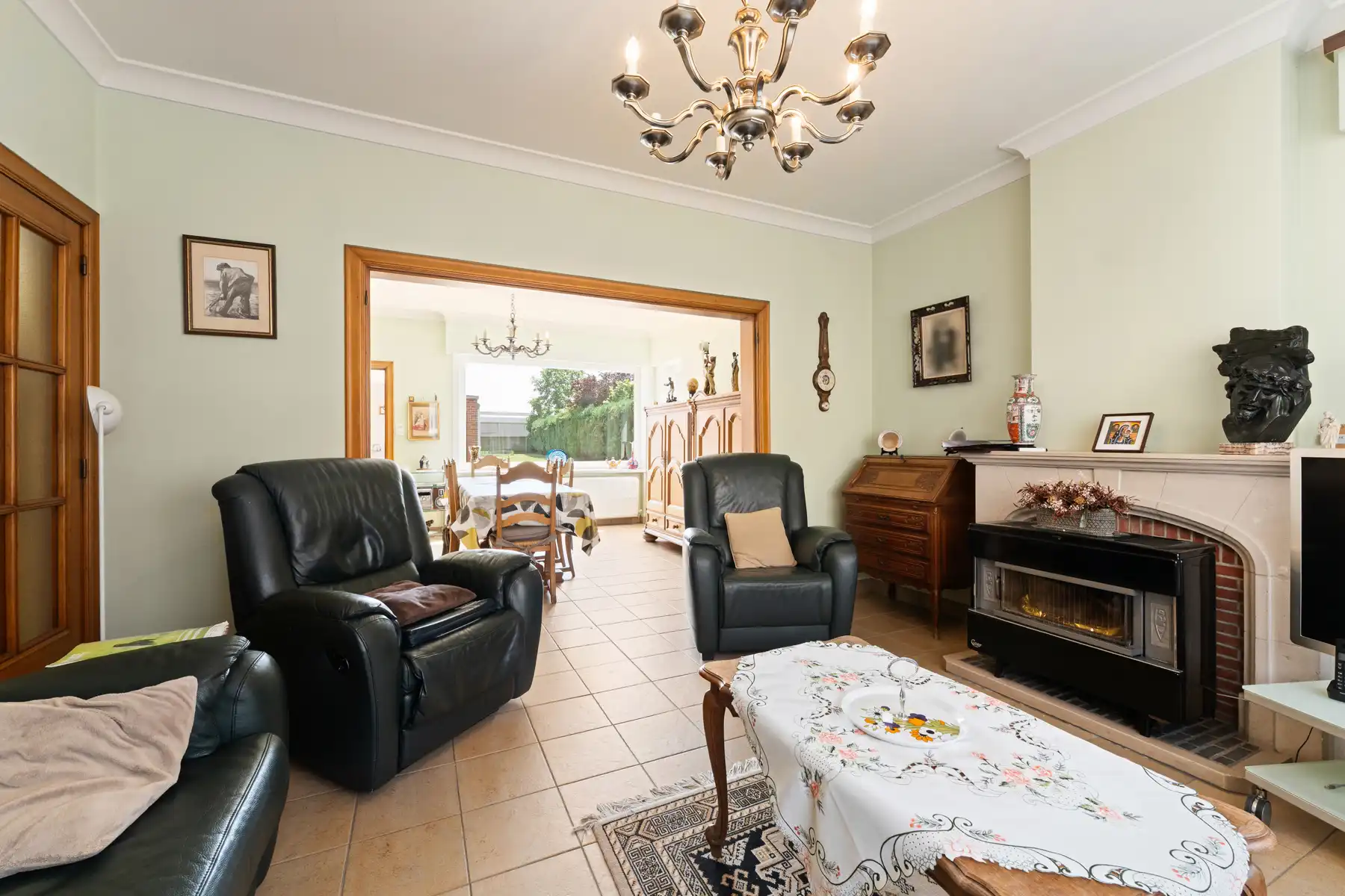 Ruime woning met diepe tuin in het centrum van Tielt  foto 9