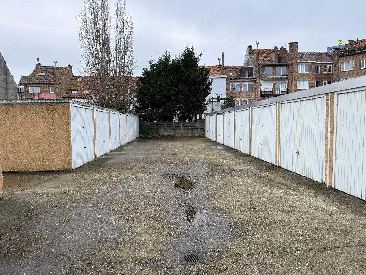 Gesloten garagebox in residentie De Barke foto 2