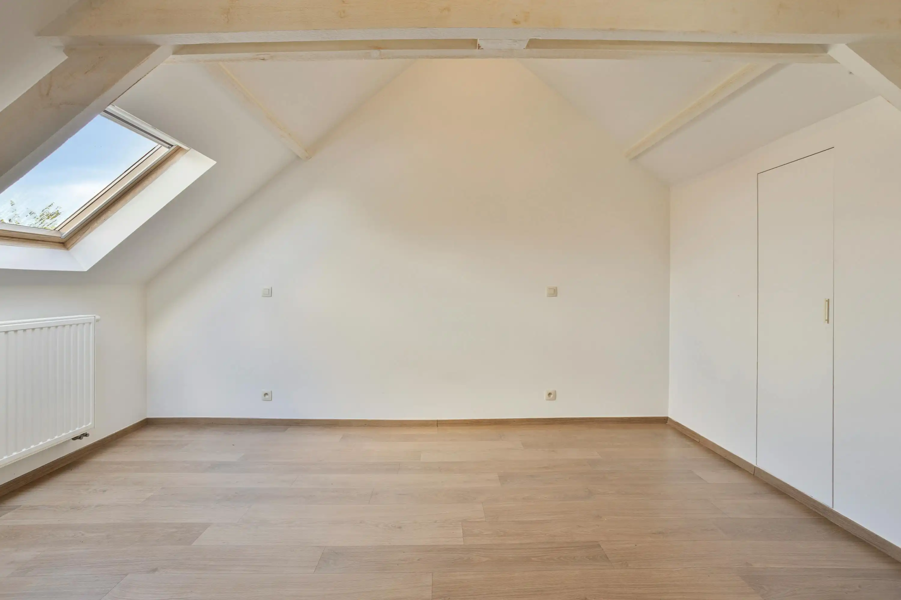 Instapklare halfopen woning met garage en tuin in Roeselare foto 25