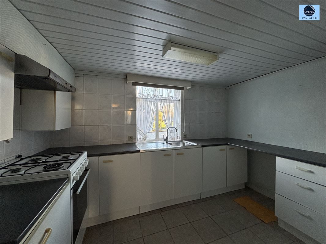 TE RENOVEREN WONING OP 4 ARE 40 IN RUSTIGE OMGEVING. foto 4