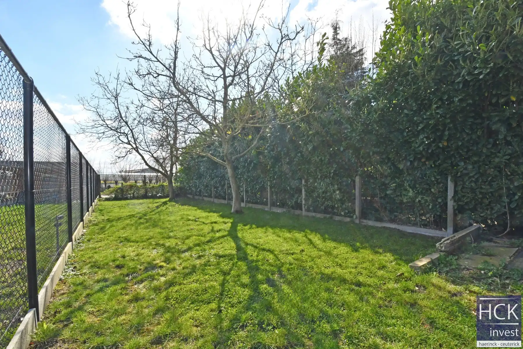 WAREGEM – Toffe gerenoveerde woning met tuin en garage vlakbij centrum foto 7
