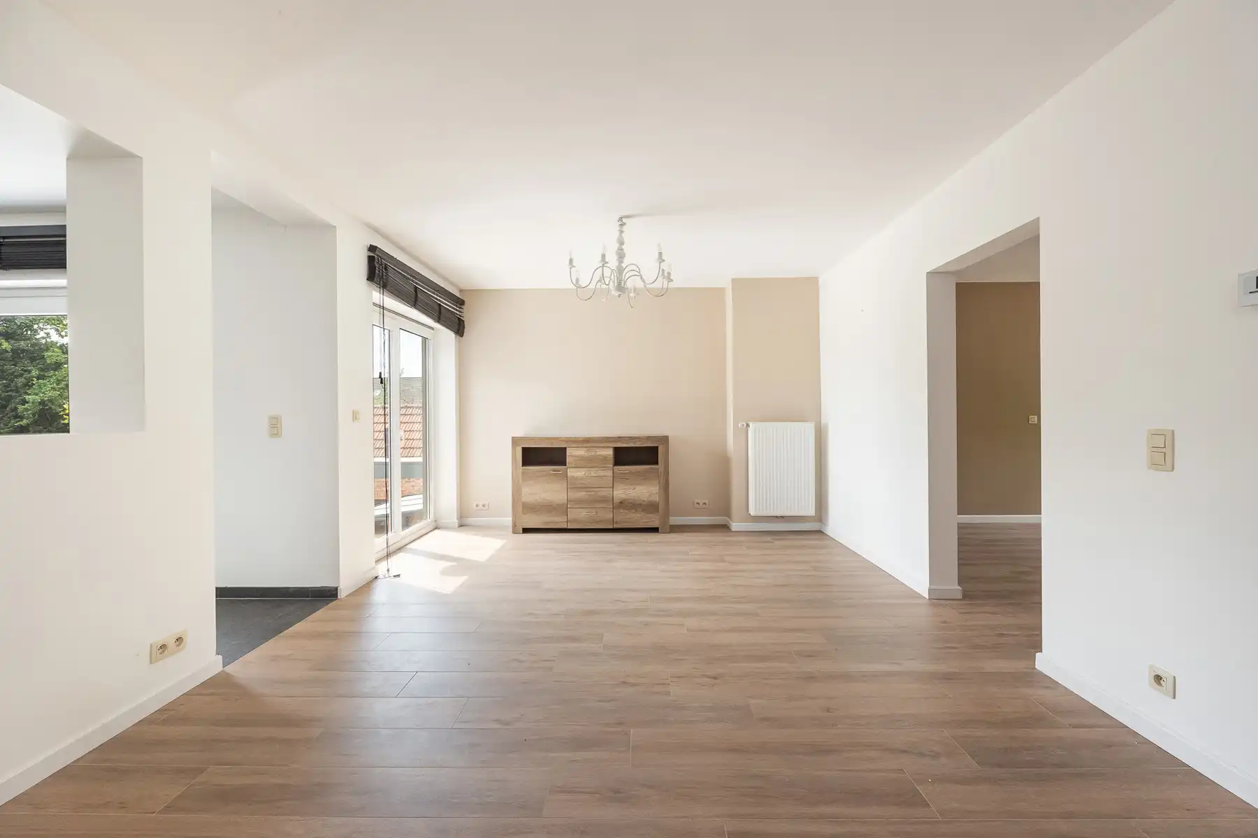 Handelspand met woonst en magazijn op commerciële toplocatie foto 13