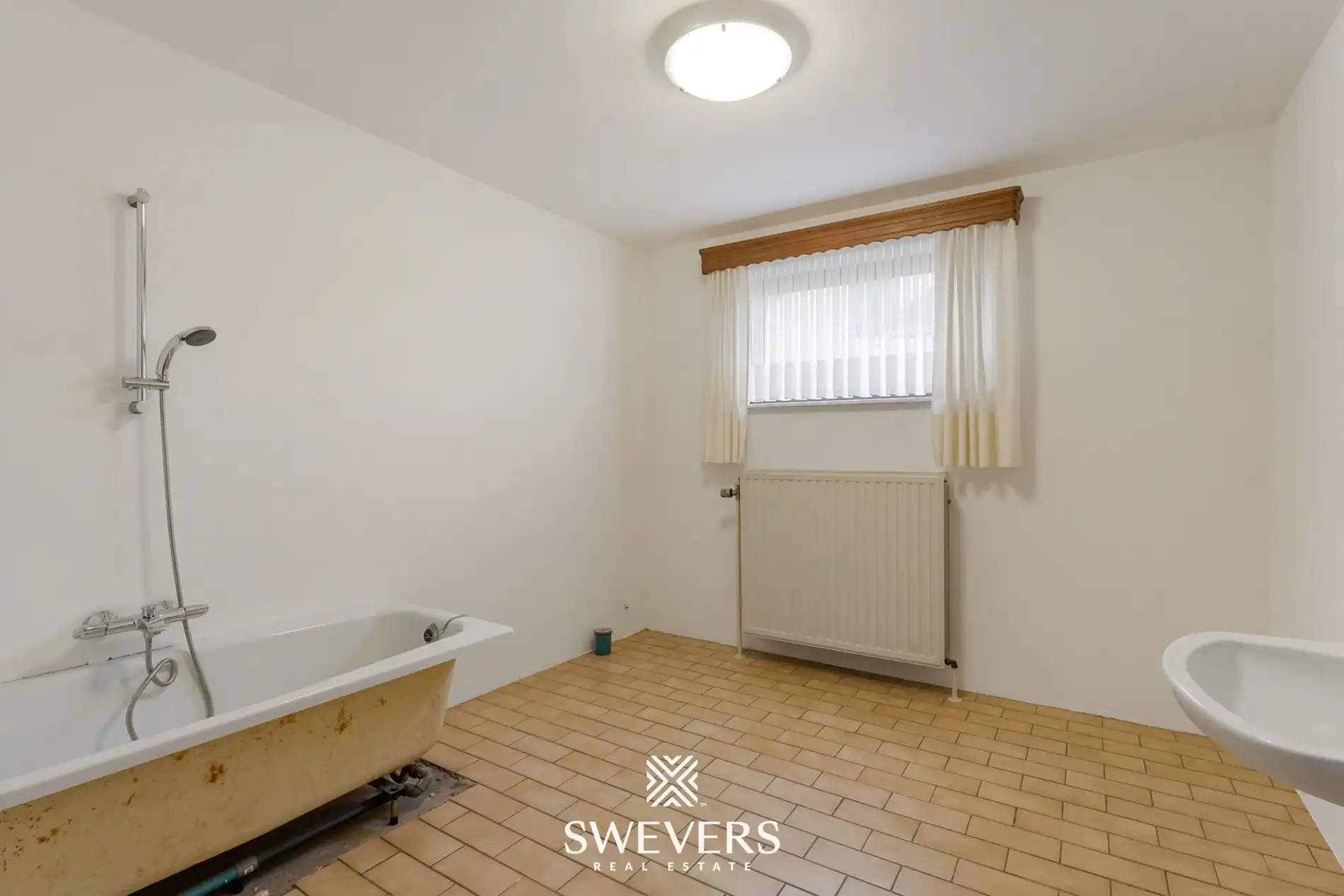 Open bebouwing met drie slaapkamers en uitzonderlijke kelder in Houthalen foto 19