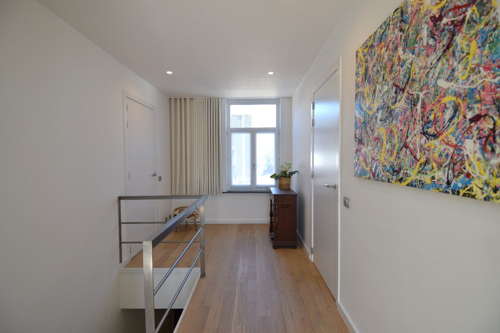 Unieke herenwoning met 5 slaapkamers, zonnige tuin én zwembad op perceel van 738 m² te koop in Kooigem foto 9