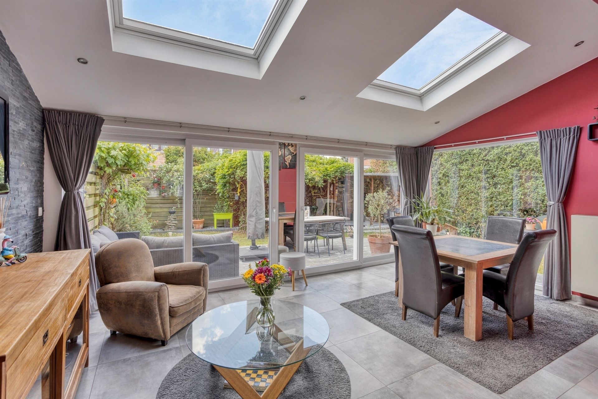 Gerenoveerde woning met 3 kamers en ZW-gerichte tuin foto 9