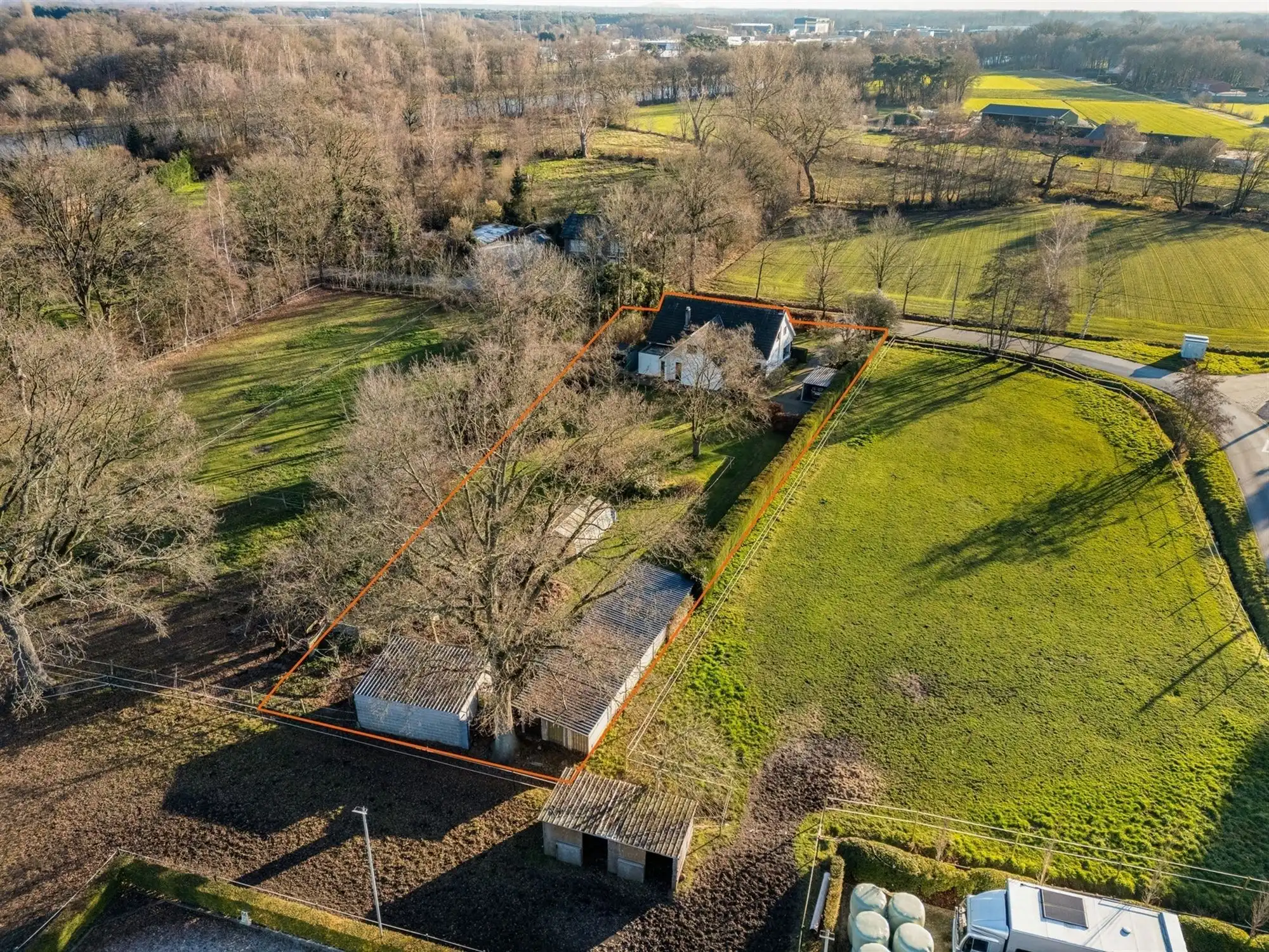 UNIEK GELEGEN WONING TUSSEN DE VELDEN foto 29