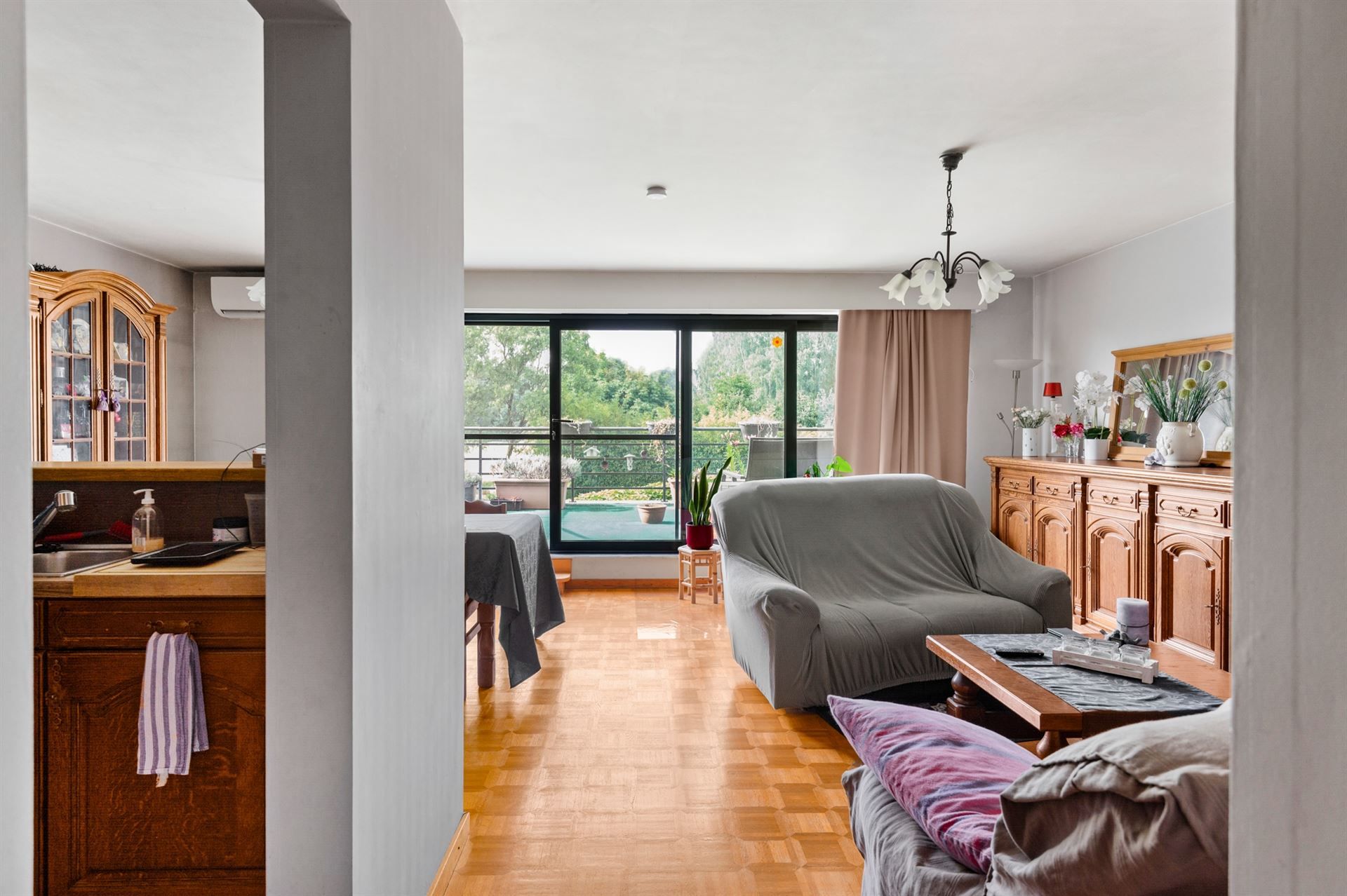 CENTRAAL GELEGEN 2-SLPK-APP IN EEN KLEINE RESIDENTIE MET RIANT ZUIDTERRAS foto 4