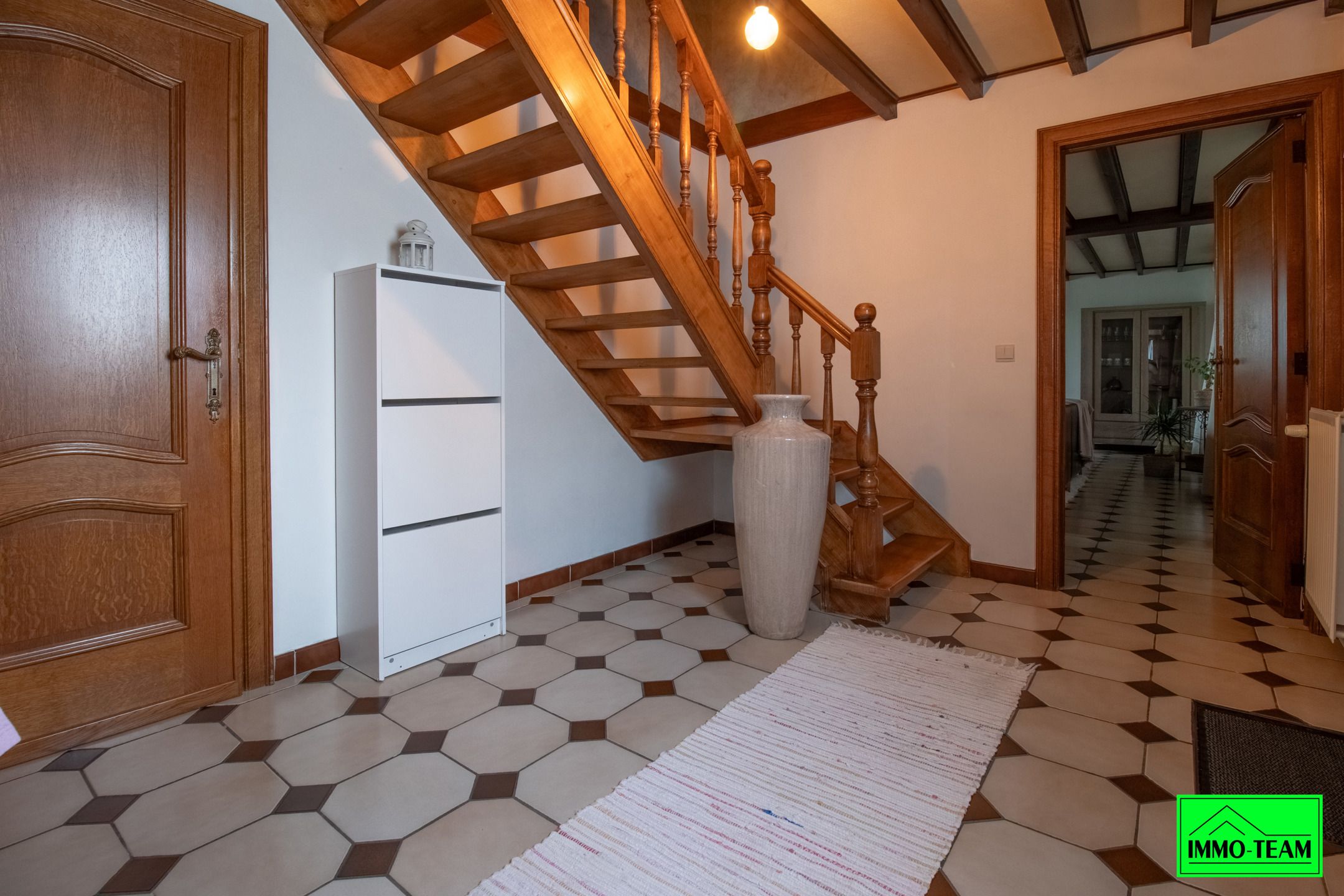 Ruime, instapklare woning met 4 slaapkamers foto 2