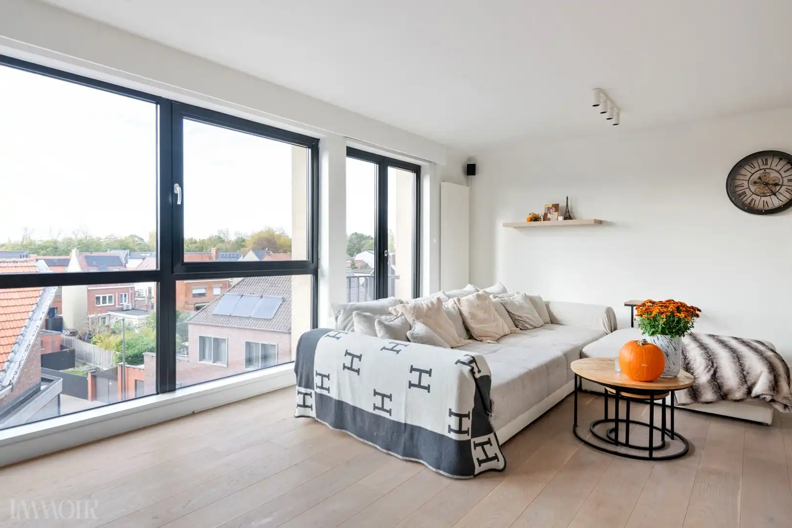 Centraal gelegen en lichtrijk appartement nabij het centrum van Ekeren. foto 3