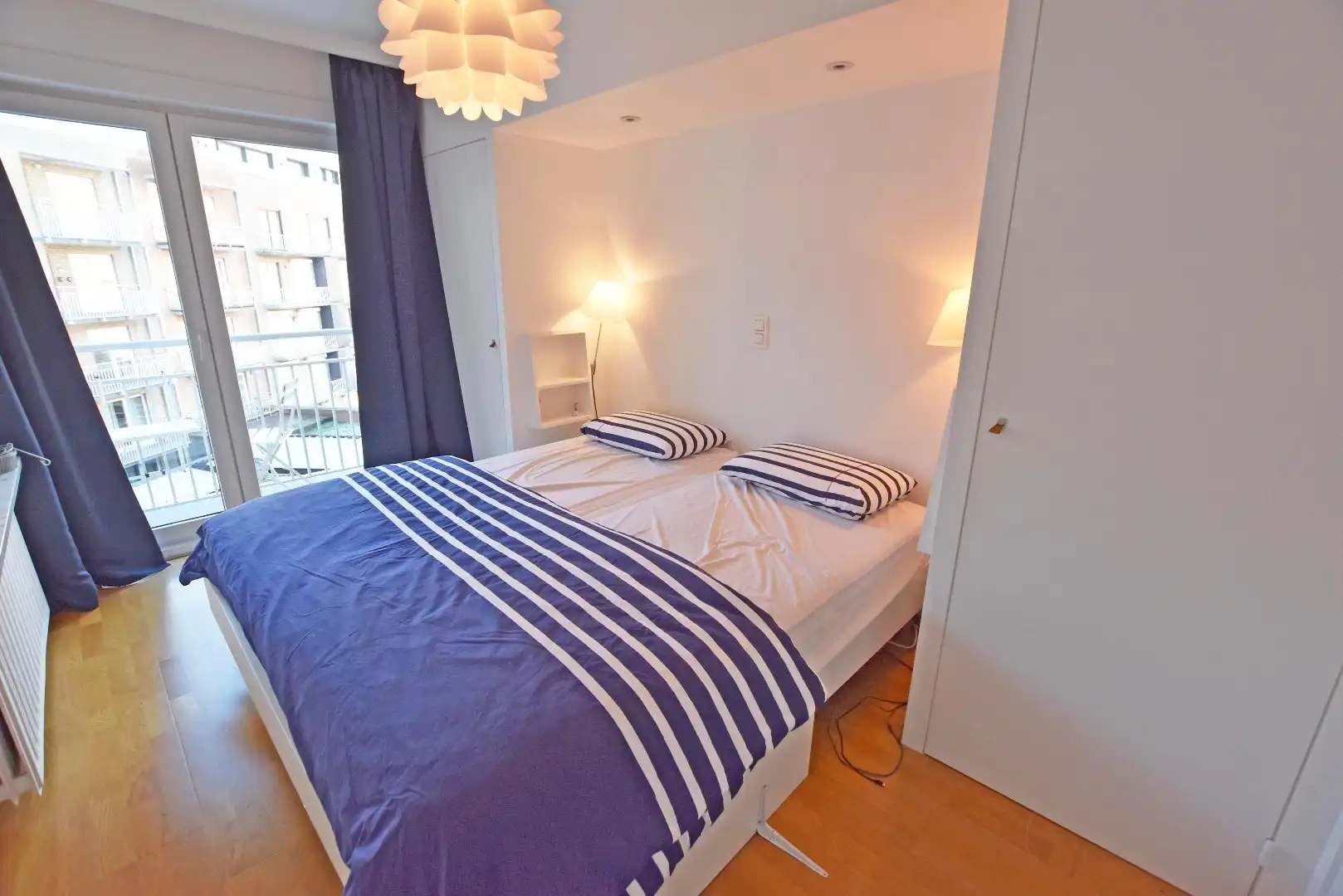 Lichtrijk appartement super gelegen op de Dumortierlaan foto 7