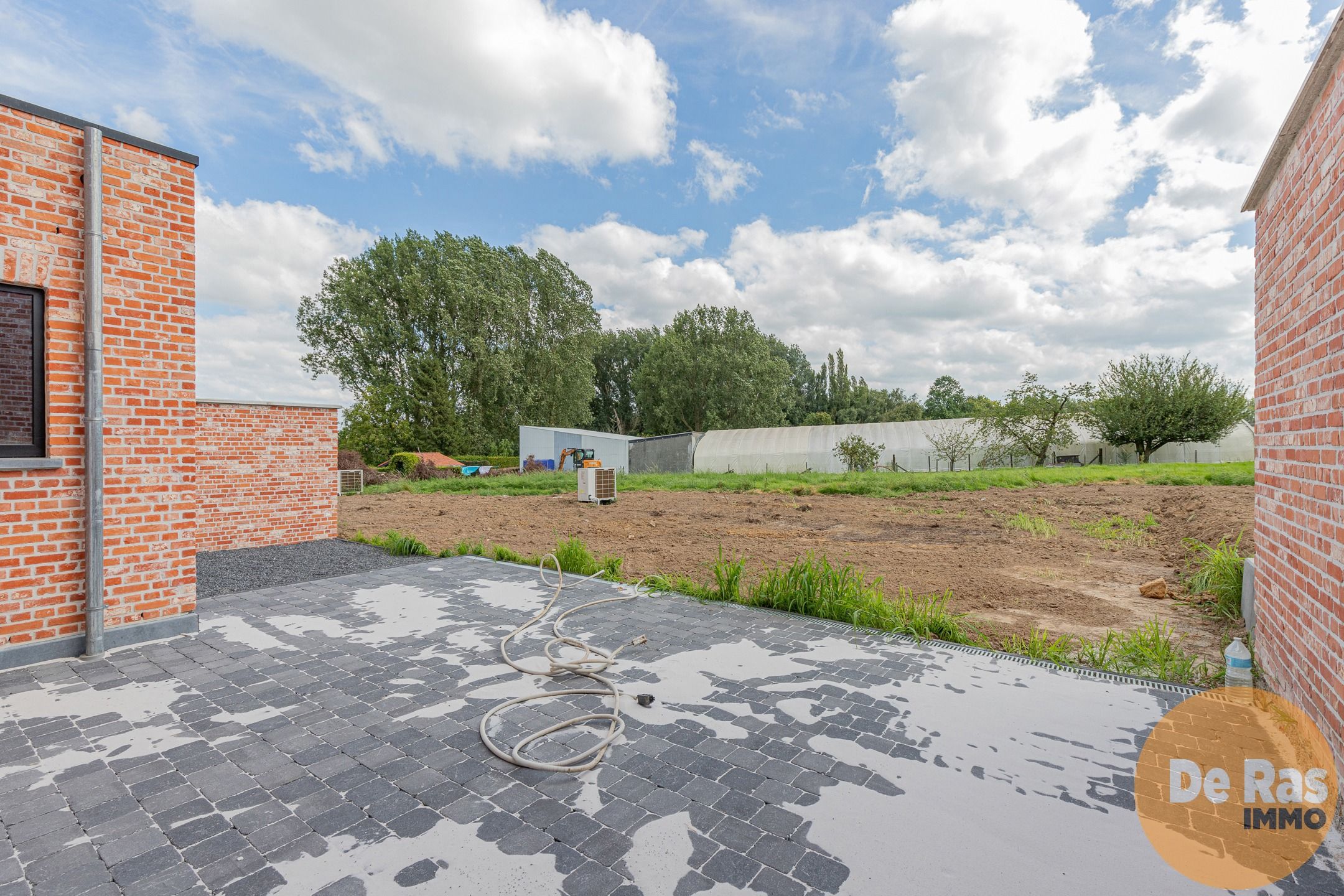 WOUBRECHTEGEM - Mooie nieuwbouwwoning op een unieke locatie foto 3