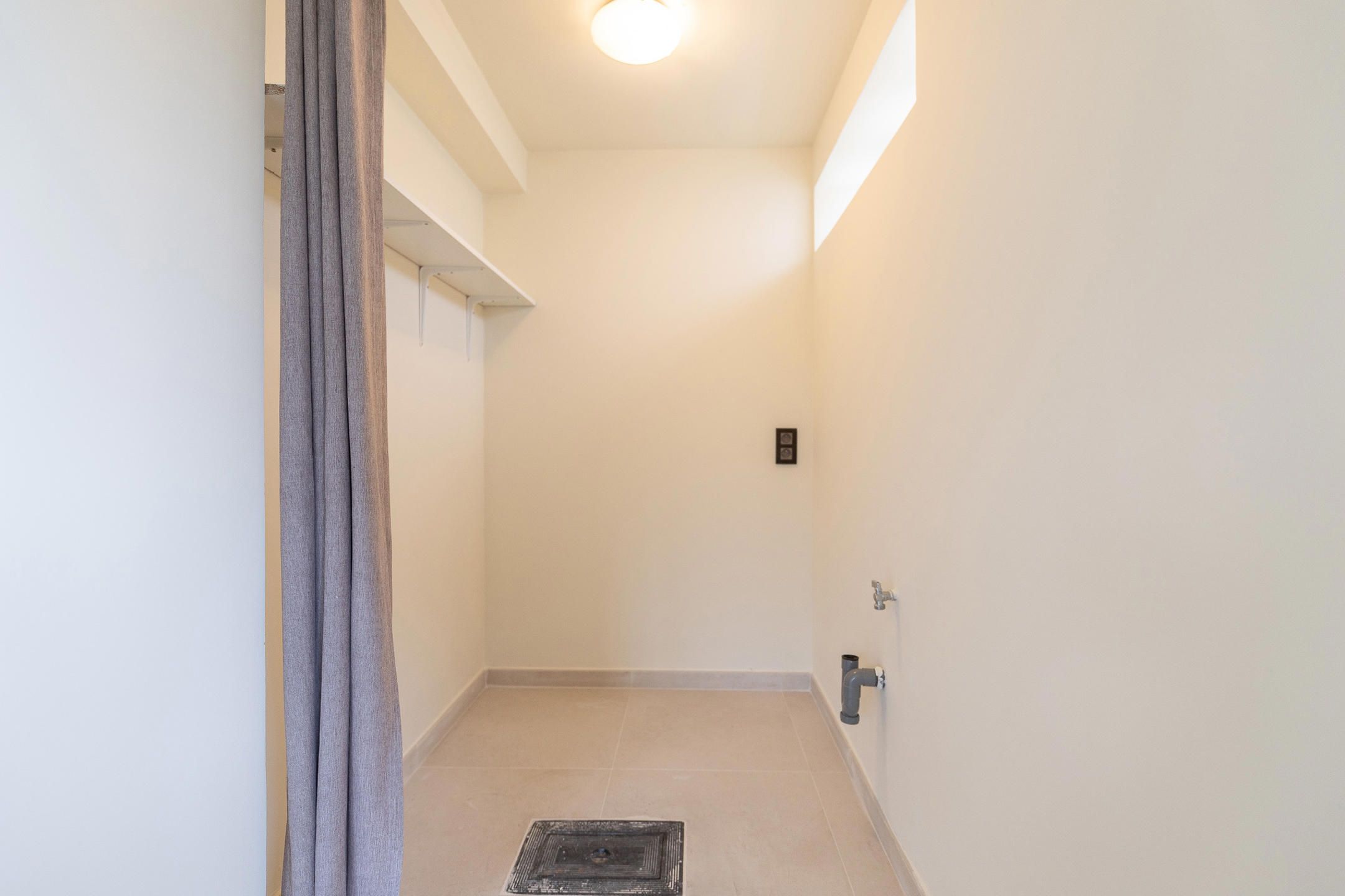 Gerenoveerde woning in een rustige straat foto 15