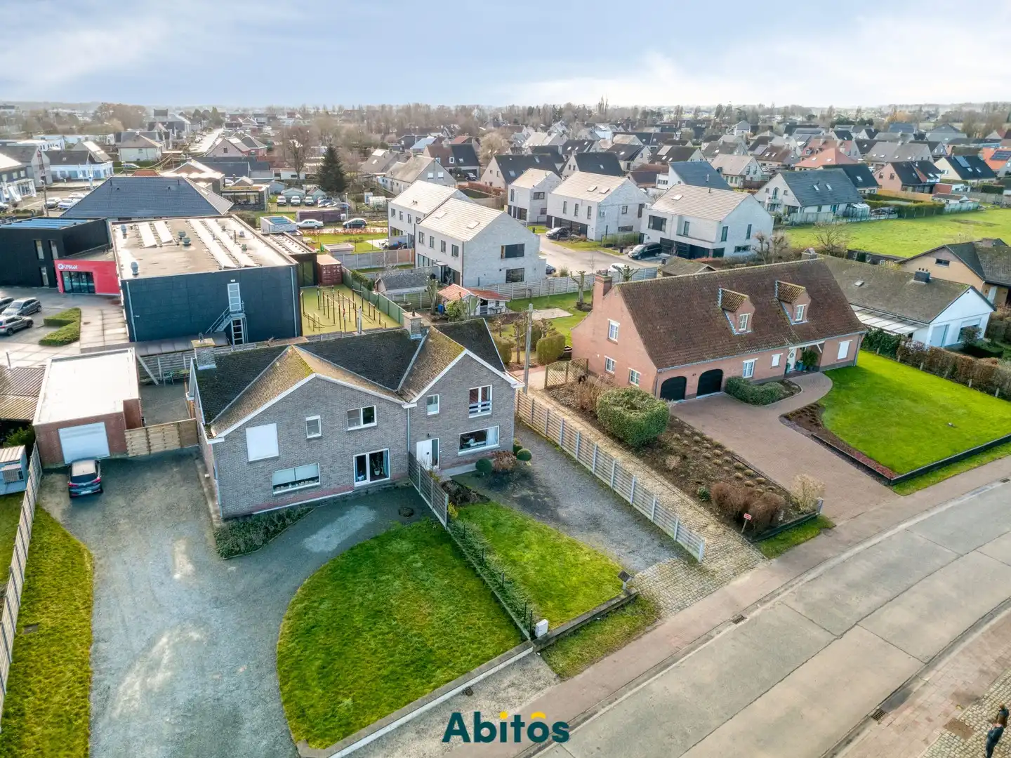 Halfopen woning met ruime opslagruimte foto 34