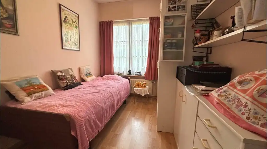 Ruime 3-slaapkamerwonig met Garage en Tuin te koop in Sint-Kruis Brugge foto 10