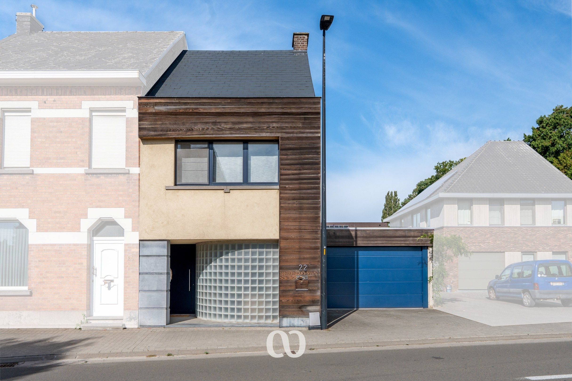 Instapklare woning met zonnepanelen, prachtige tuin en garage foto 1