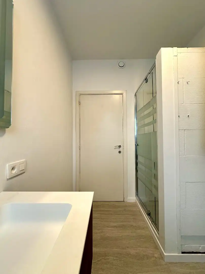 Lichtrijk appartement met twee slaapkamers foto 9