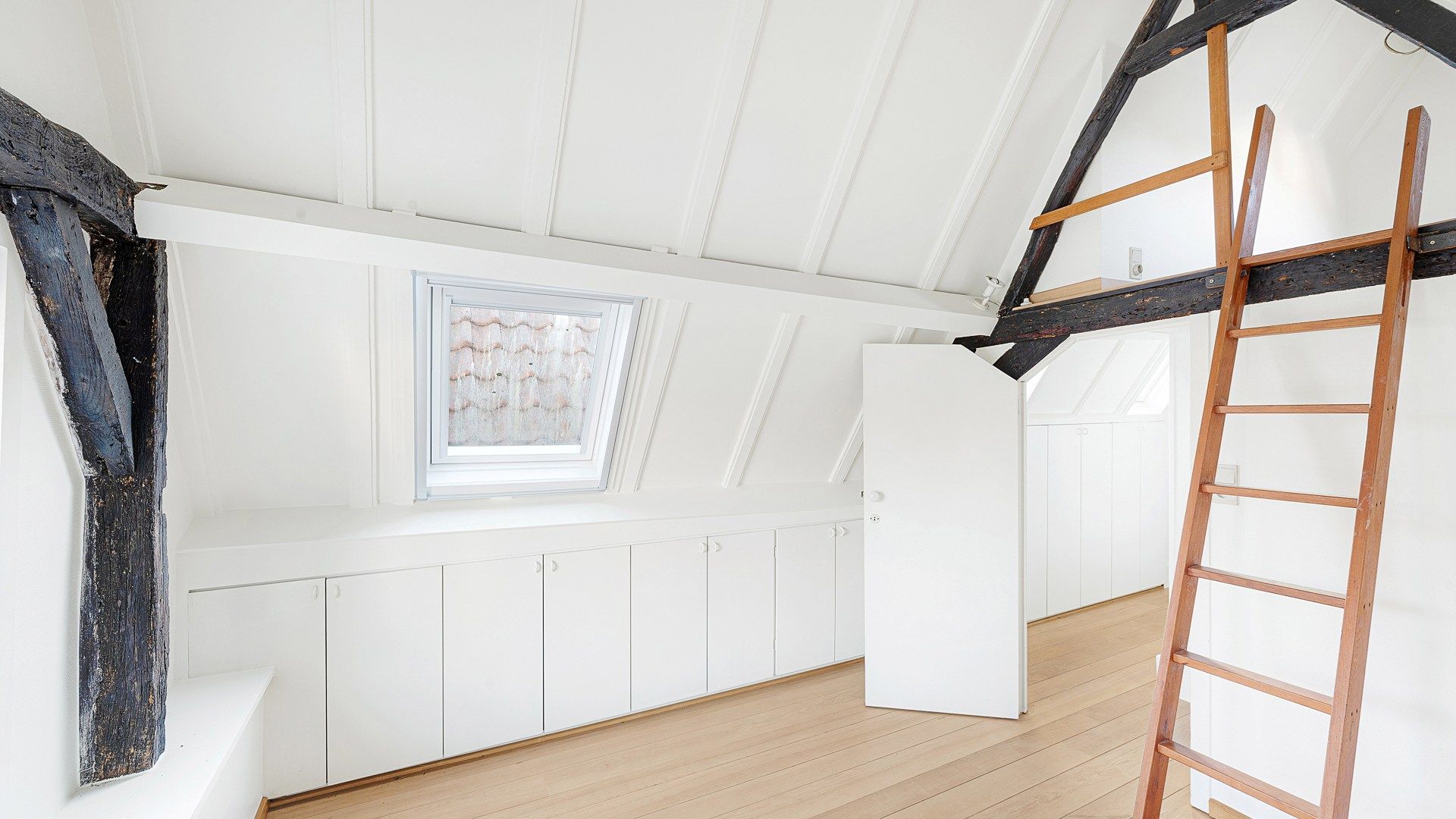 Charmante woning aan het Sint-Annaplein te Brugge foto 15