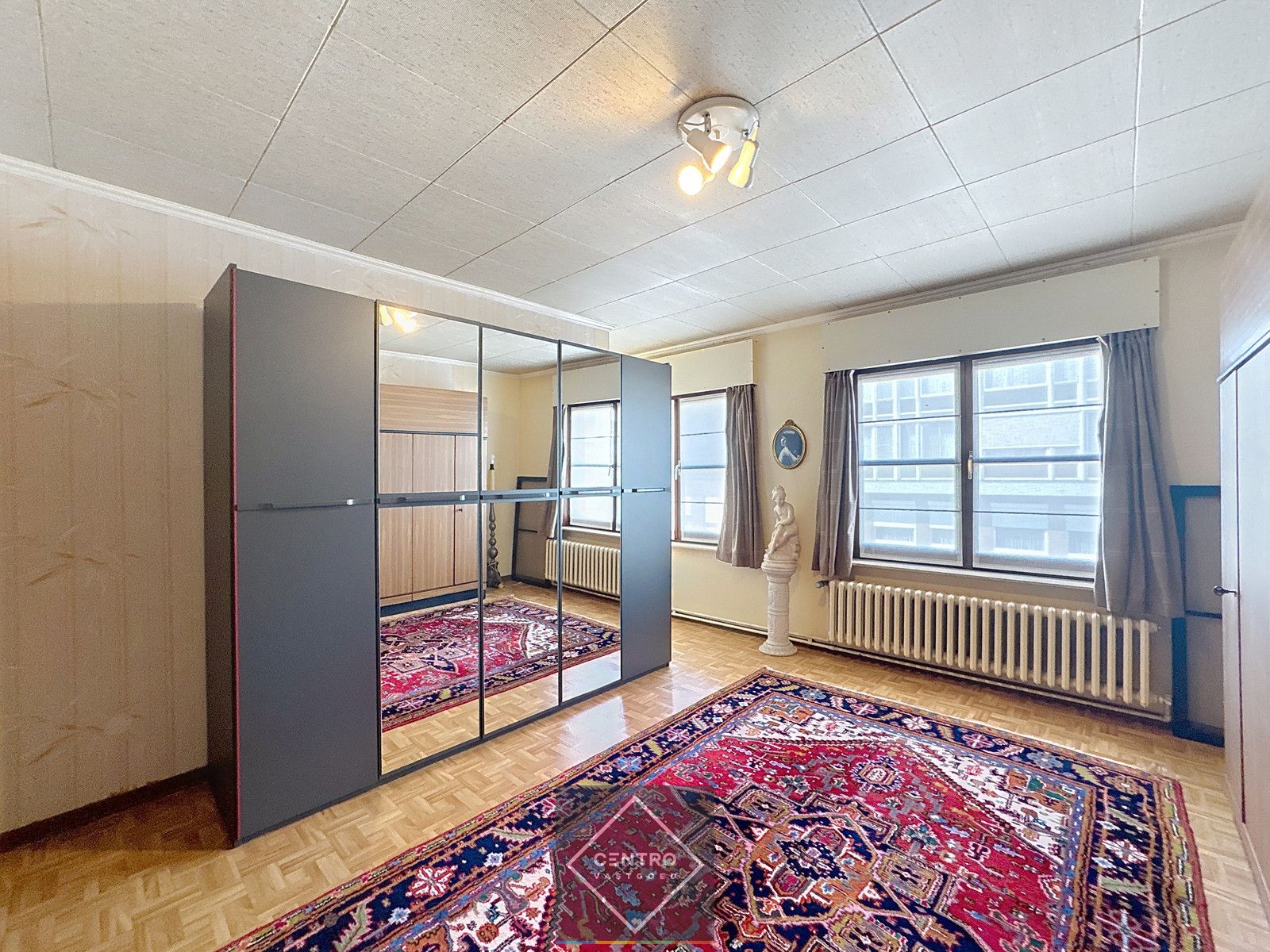 PERFECT ONDERHOUDEN woning met 3  à 4 slpks en 2 garages! foto 21