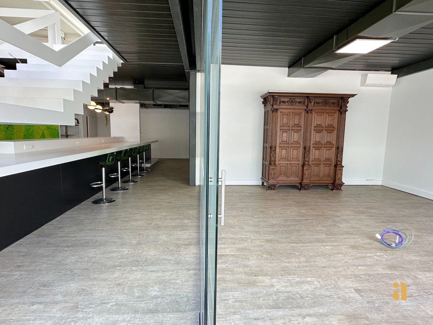 Architecturaal handelspand van 760m2 in Gent-Sint-Amandsberg foto 7