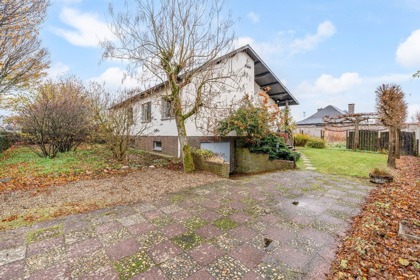  Te renoveren karakteristieke bungalow, 3 Slpk, ruime kelder met garage, op toplocatie foto 7