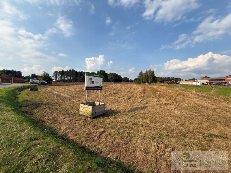 Percelen voor open bebouwing - lot 4 foto {{pictureIndex}}