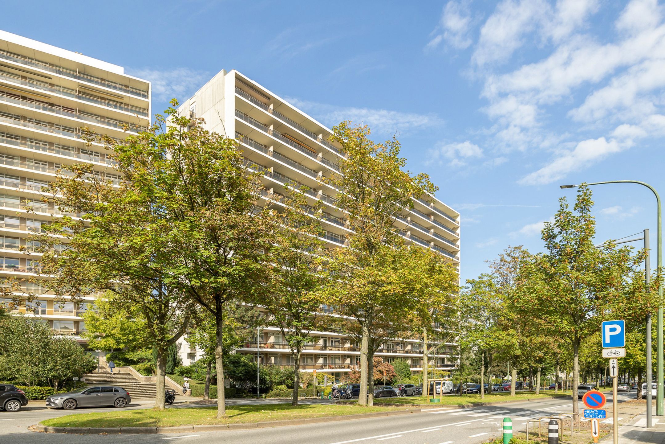 Klassiek appartement met 2 slaapkamers en terras foto 2