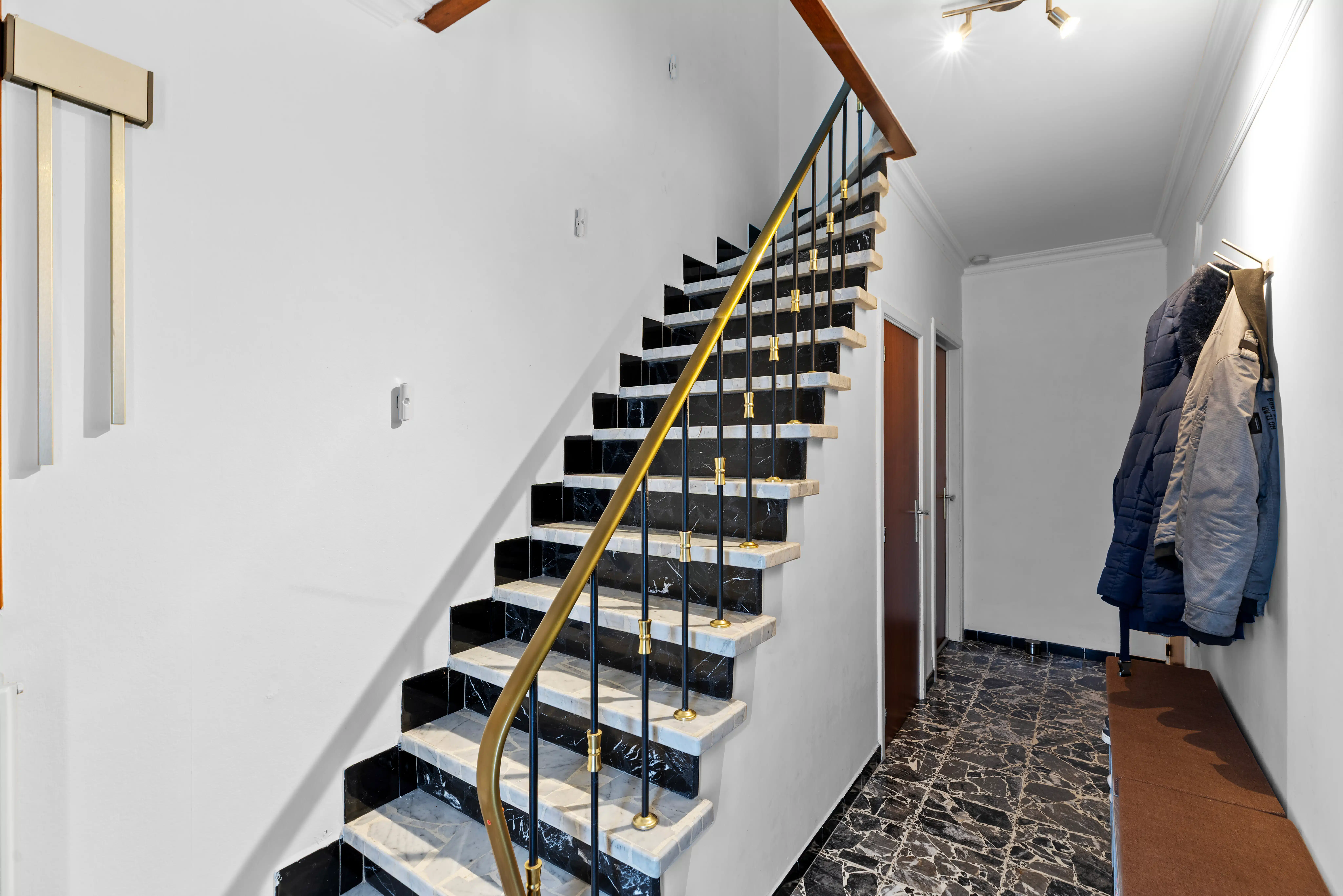 Ruime gezinswoning met 3 slpk & tuin op 619 m² in Oosterzele foto 9
