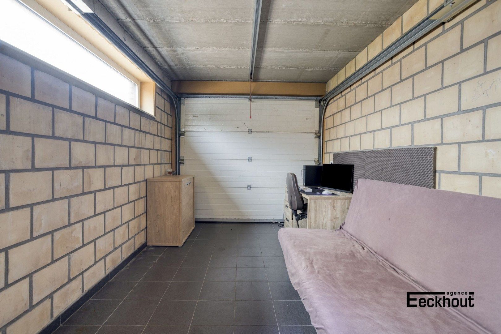 Prachtige halfopen woning met grote tuin en garage in gegeerde wijk 'Baanhof'. foto 25