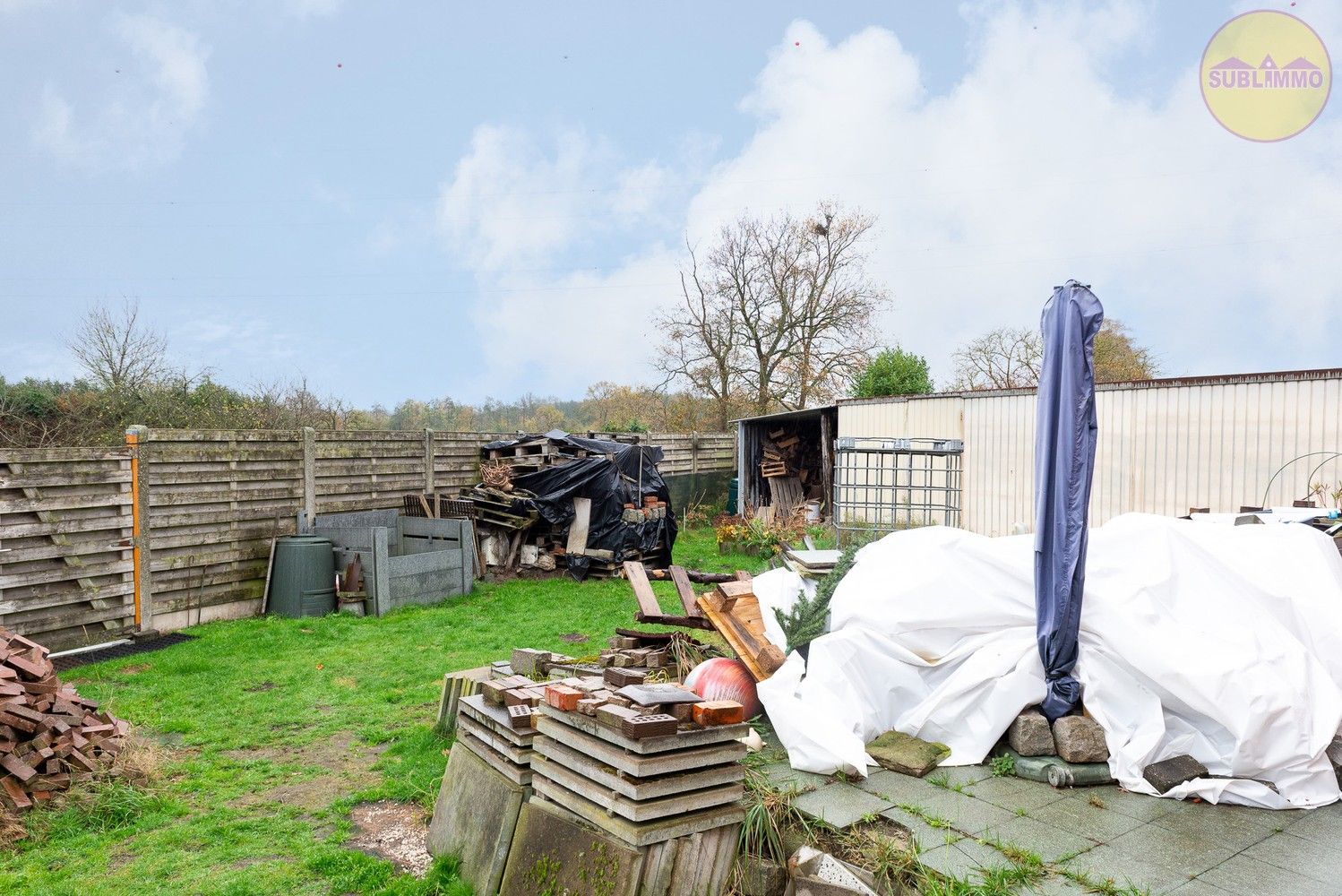 Ruime gelijkvloerse woning met 4 slaapkamers op een perceel van 554m². foto 23