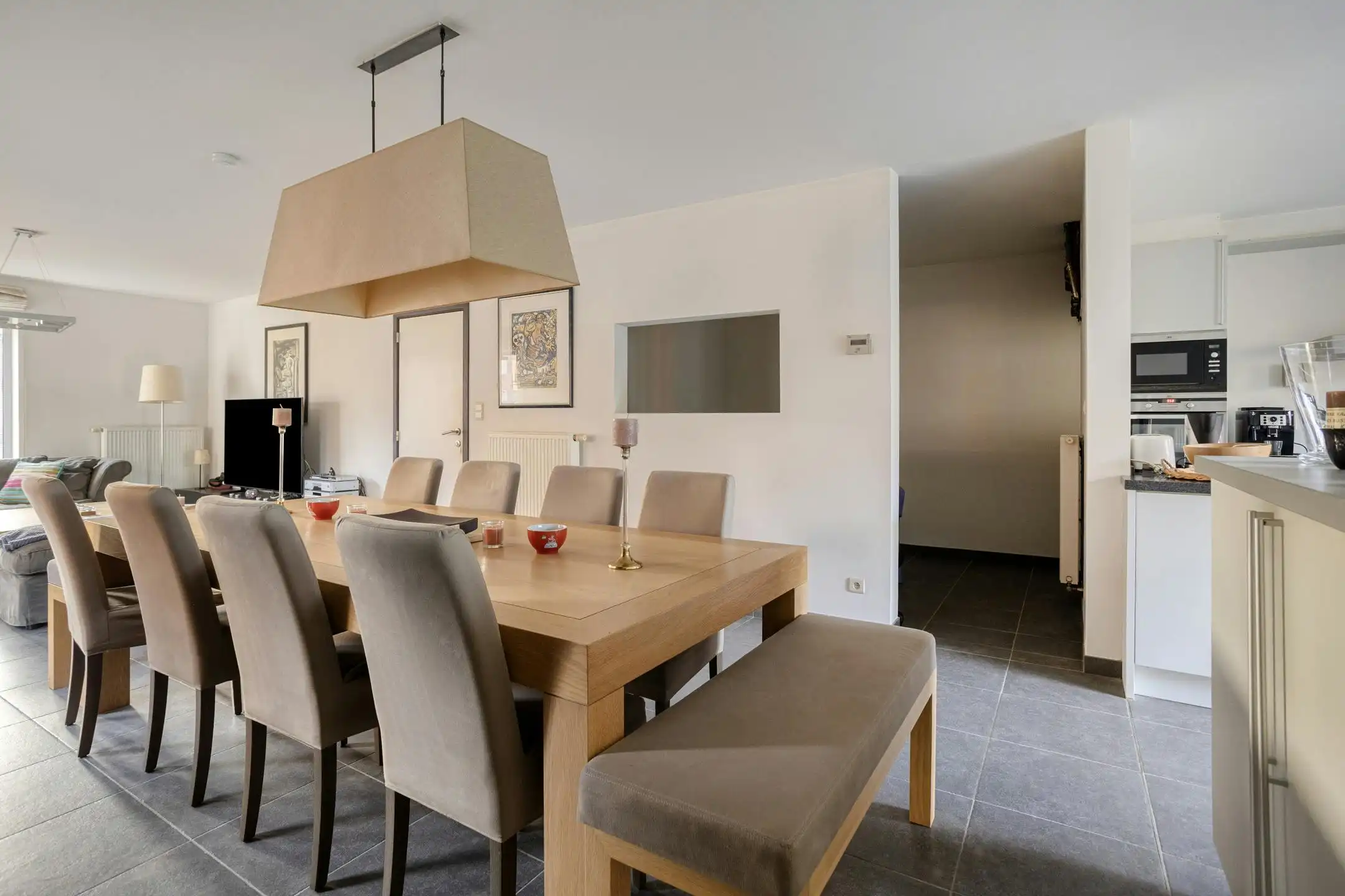 Ruime energiezuinige gezinswoning te koop in Burcht foto 4