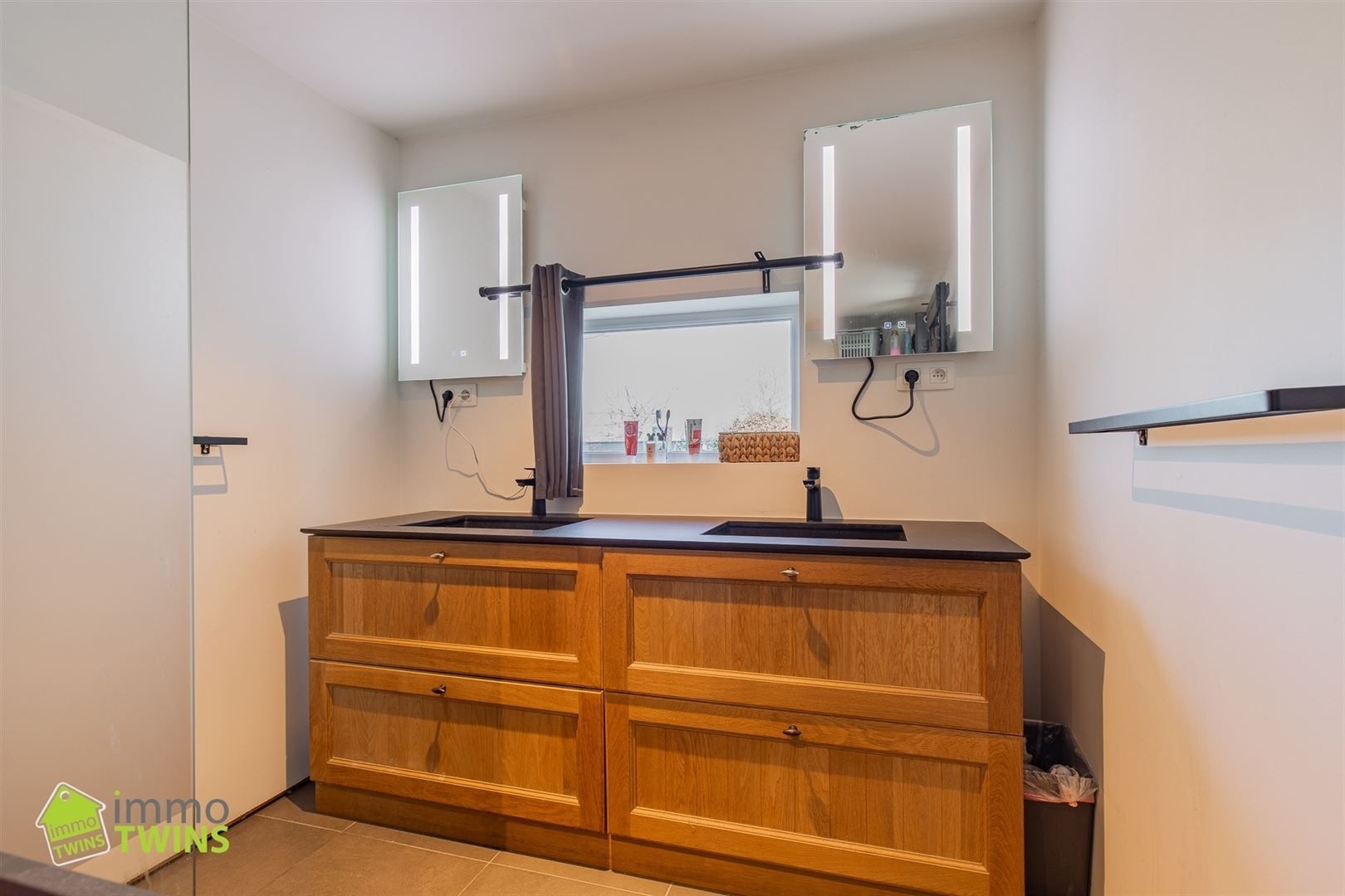 Instapklare, vrijstaande woning met prachtige tuin te Zele foto 17